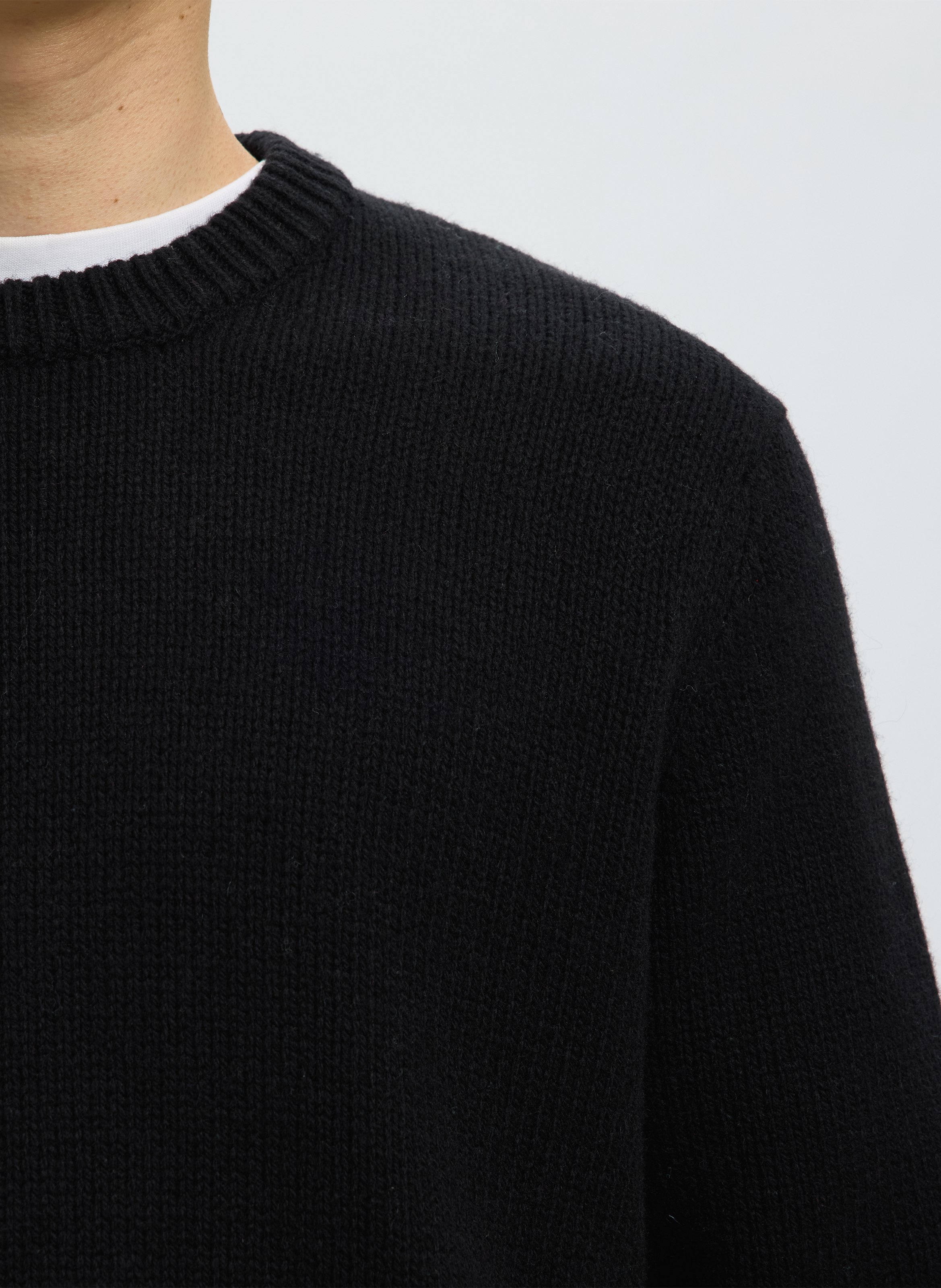 Straight-fit trui van wolmix met ronde hals SELECTED Zwart