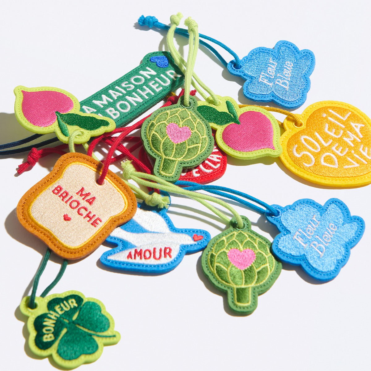 Embroidered blue flower keyring EMOI EMOI Blue