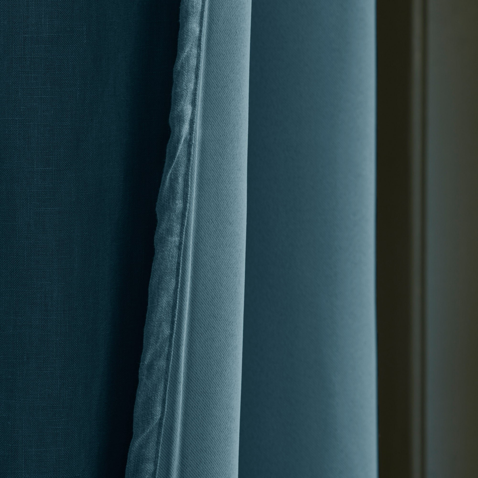 Lined black-out curtain with eyelets MADURA Blue