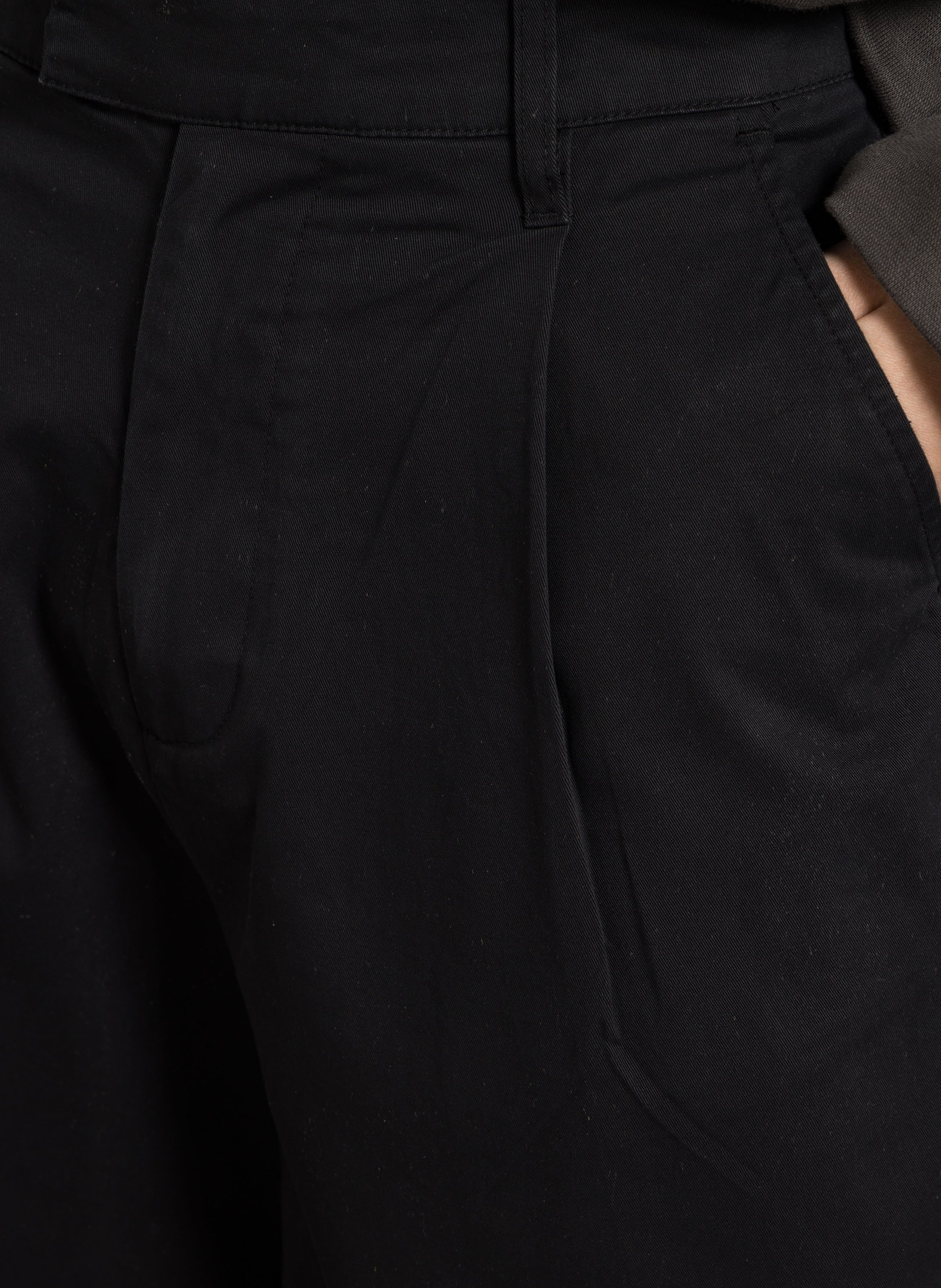 Gerade geschnittene Bermudashorts aus Baumwoll-Mix LEON & HARPER Schwarz