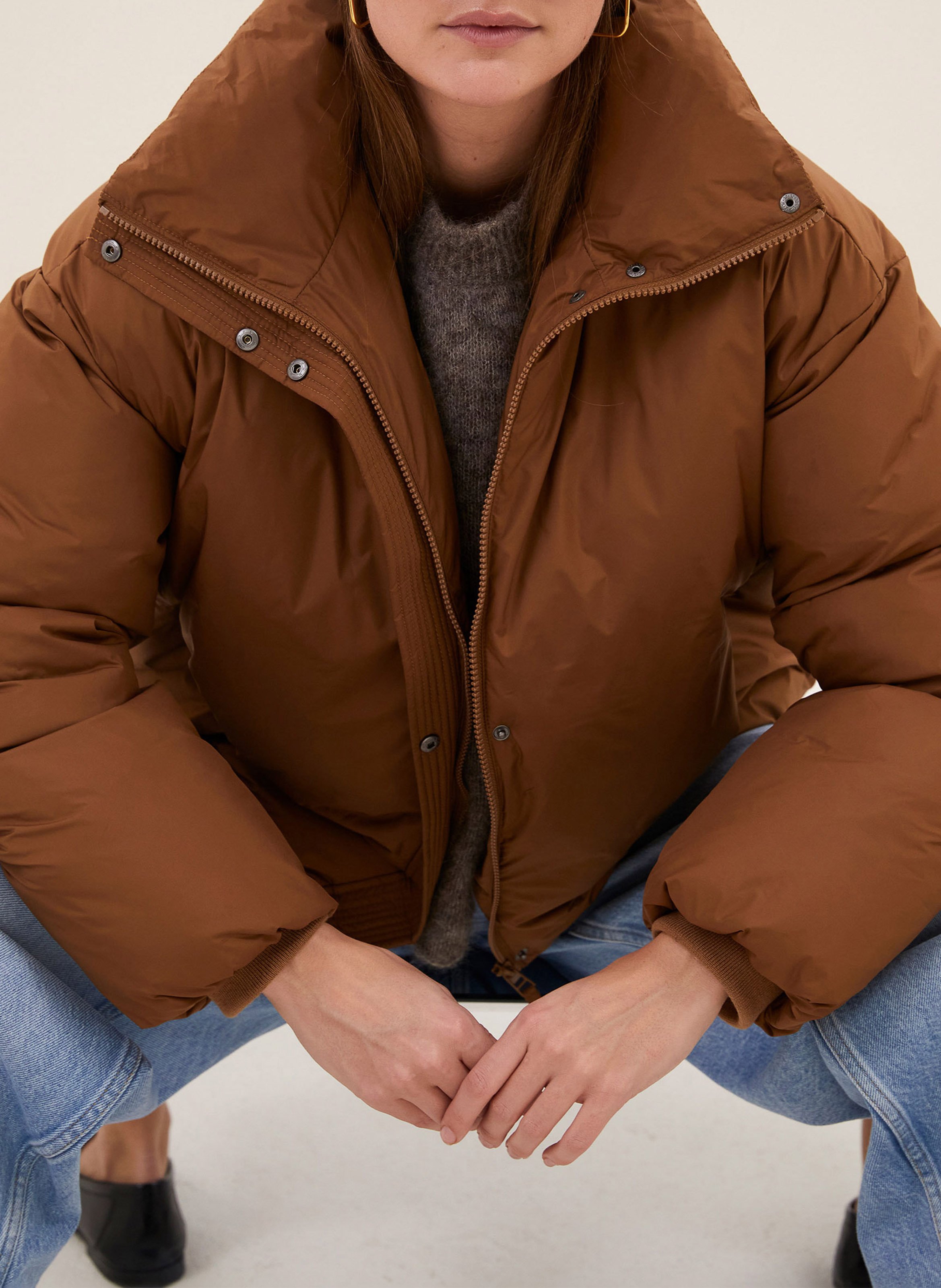 Oversize-Daunenjacke mit Stehkragen BY BAR Braun