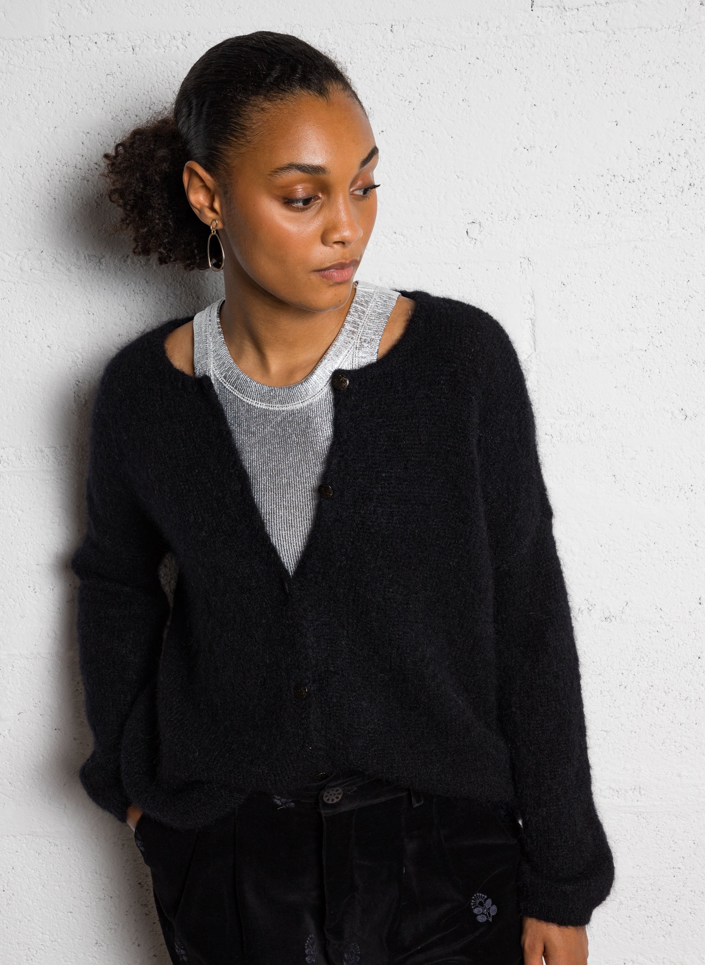 Black Round neck mixed knit cardigan