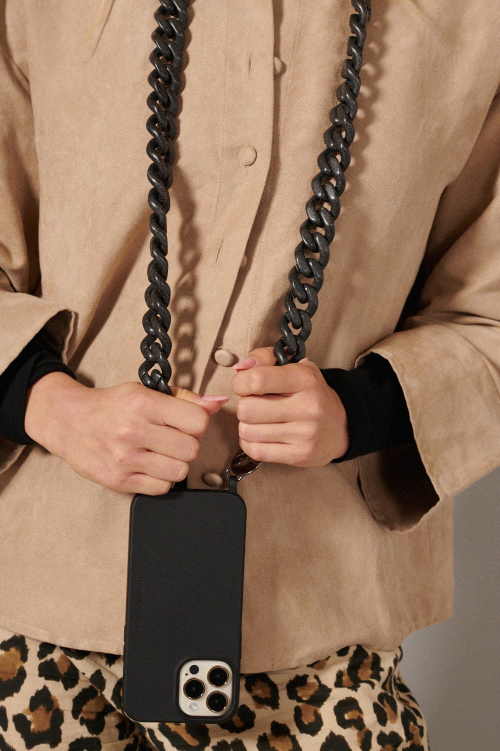 Recycled resin phone chain LA COQUE FRANCAISE Black