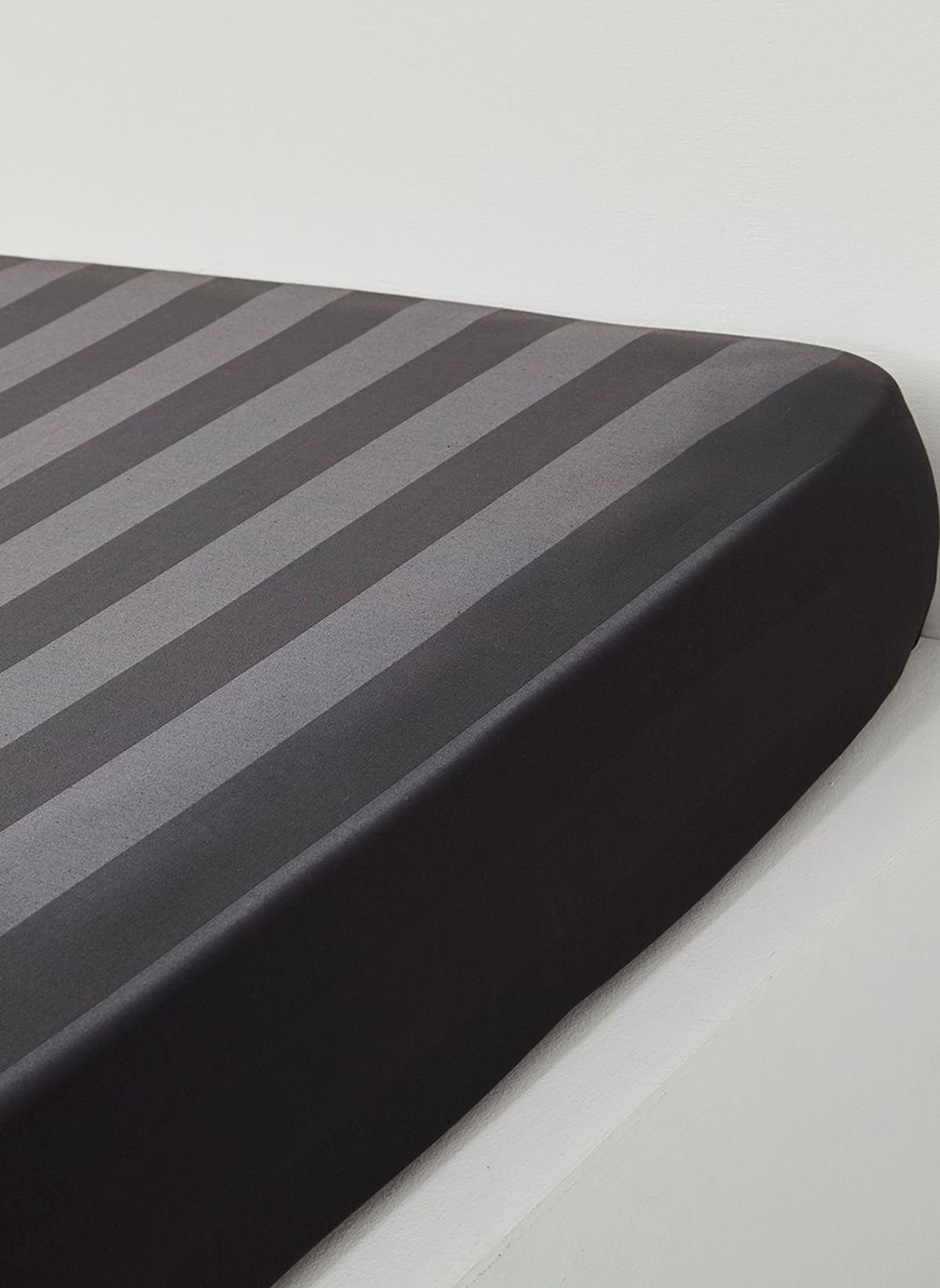 Solid color fitted sheet in cotton TODAY LINGE DE MAISON Black