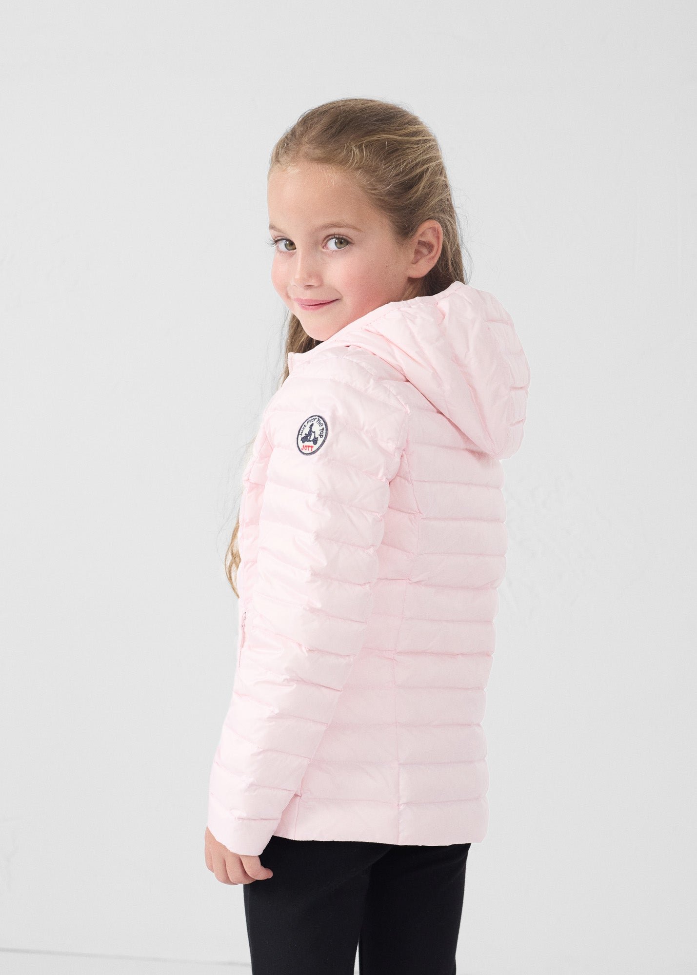 Light hooded child's puffer jacket in petal pink Carla JOTT Pink