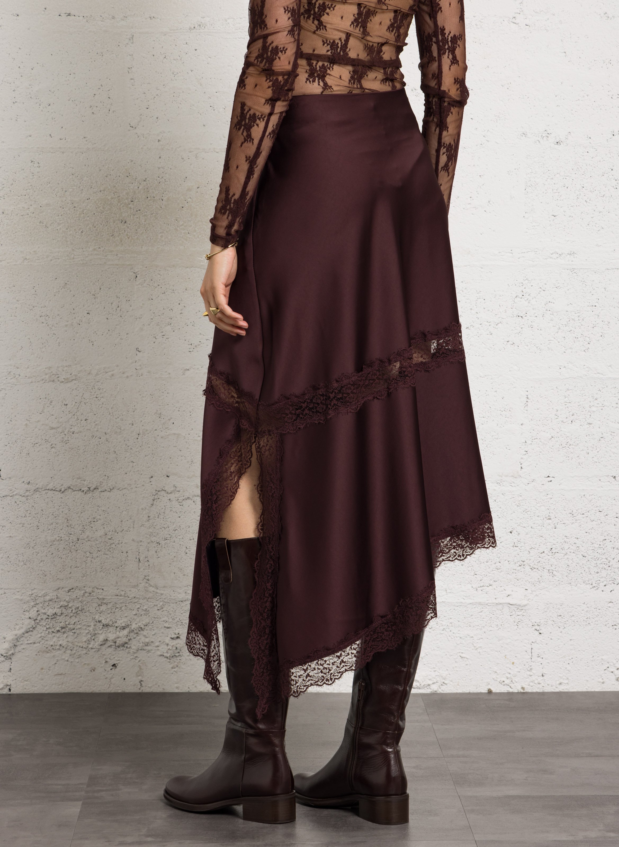 Asymmetrische midi-rok met kant IMPERIAL Zwart