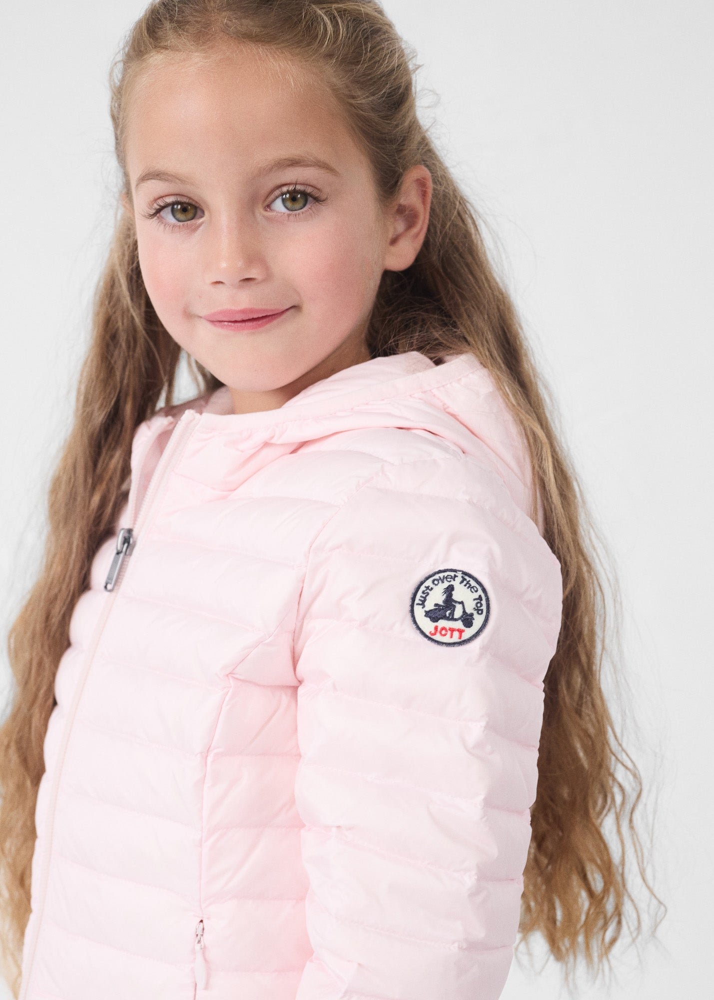 Light hooded child's puffer jacket in petal pink Carla JOTT Pink