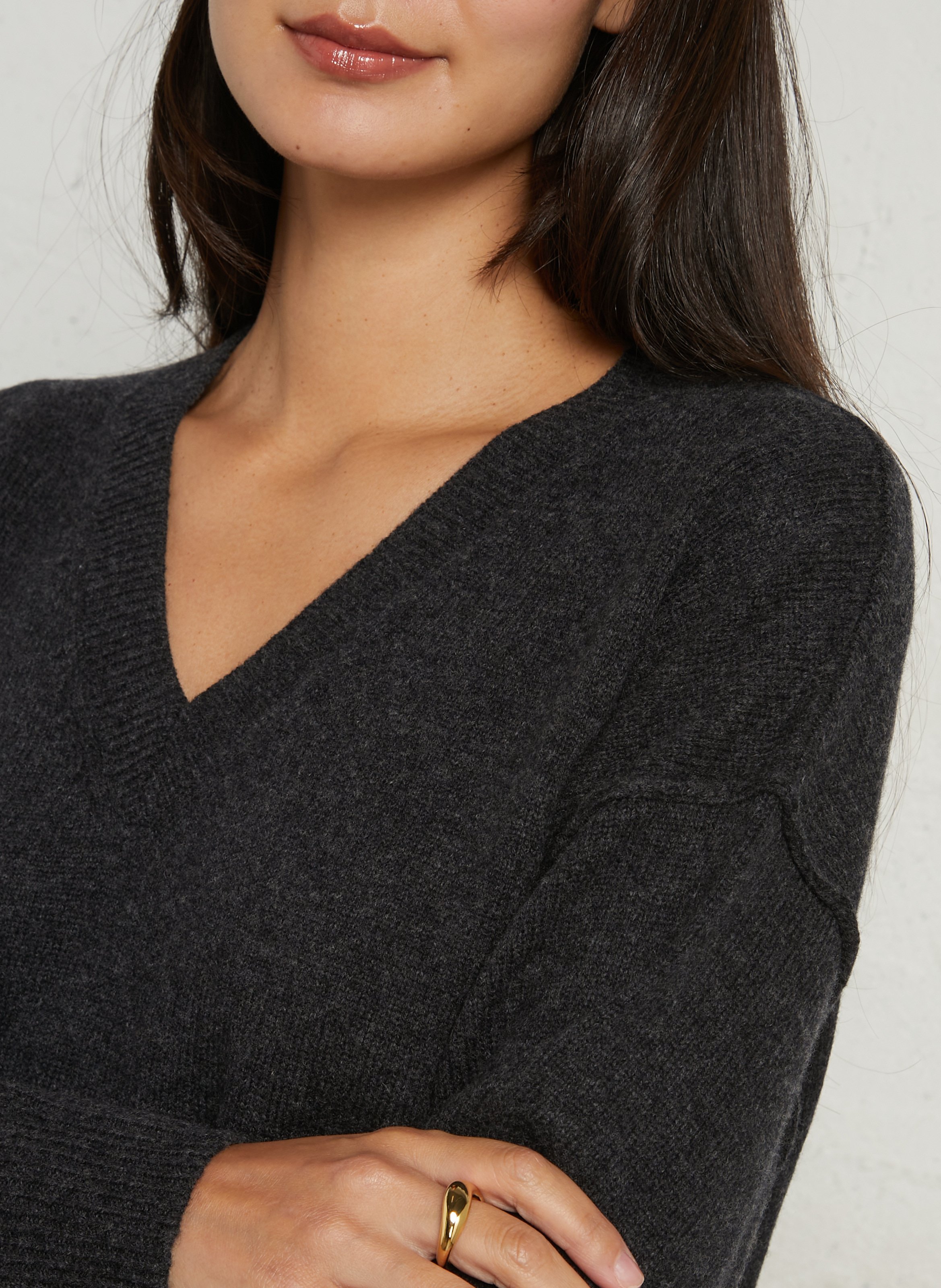 Loose-fit merino wool V-neck sweater MAJESTIC FILATURES Grey