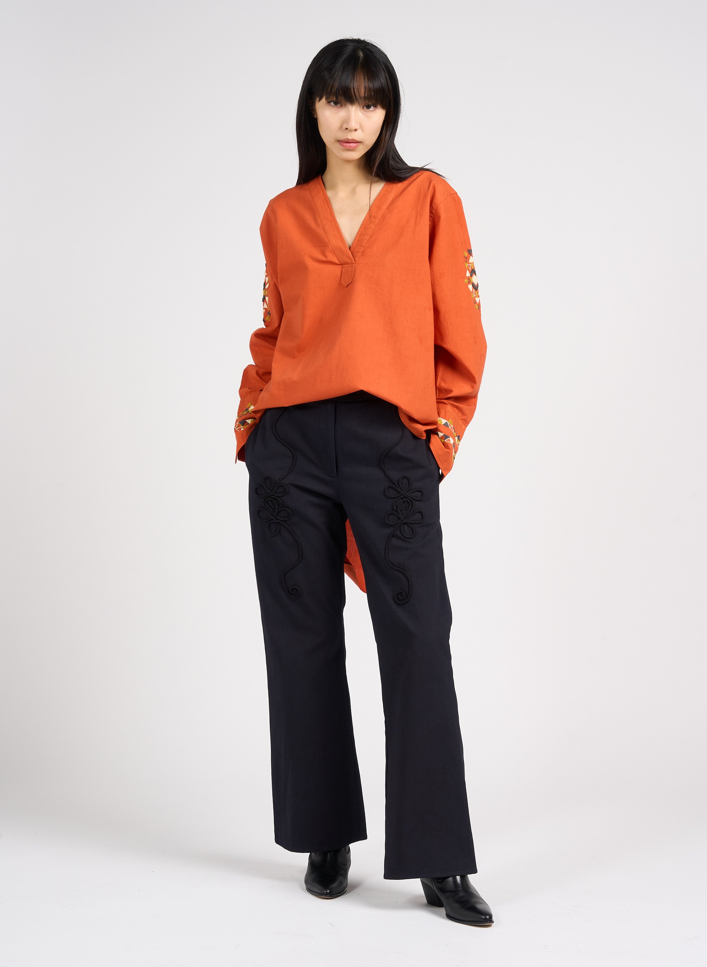 Straight embroidered cotton pants V DE VINSTER Black