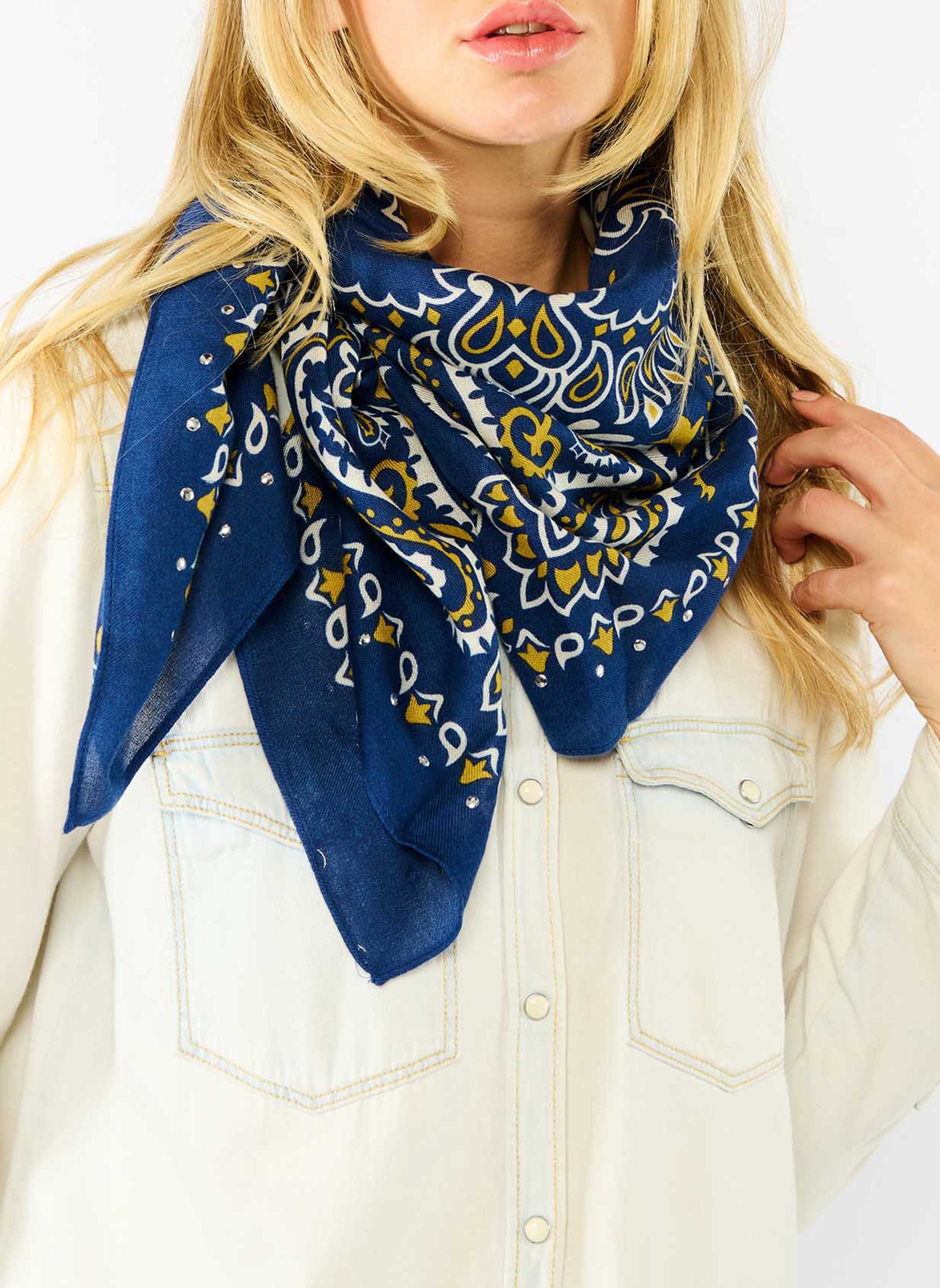 - 86 x 182 cm. WILD Blue