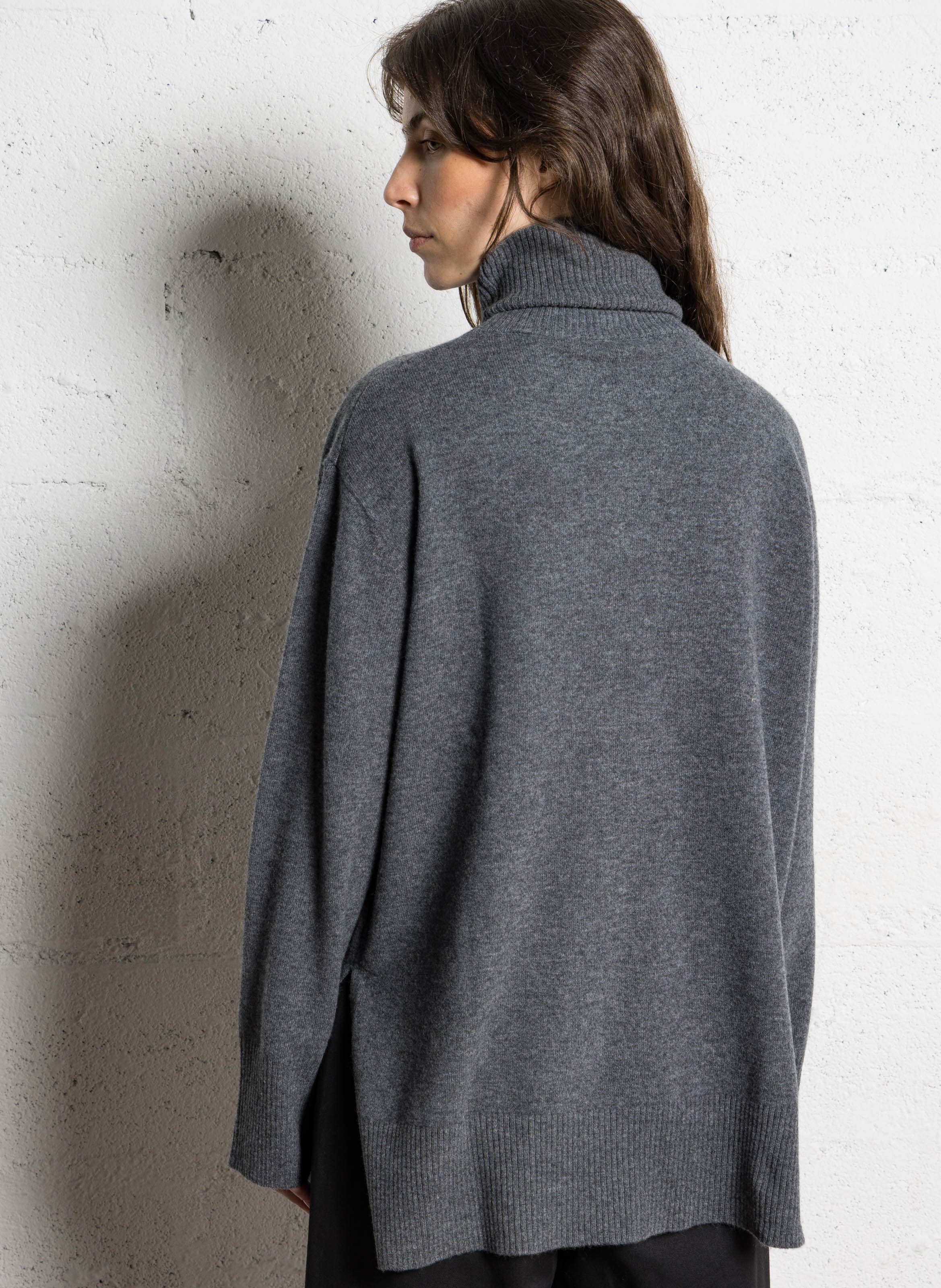 Oversized coltrui van merinowol RUE DE TOKYO Grijs