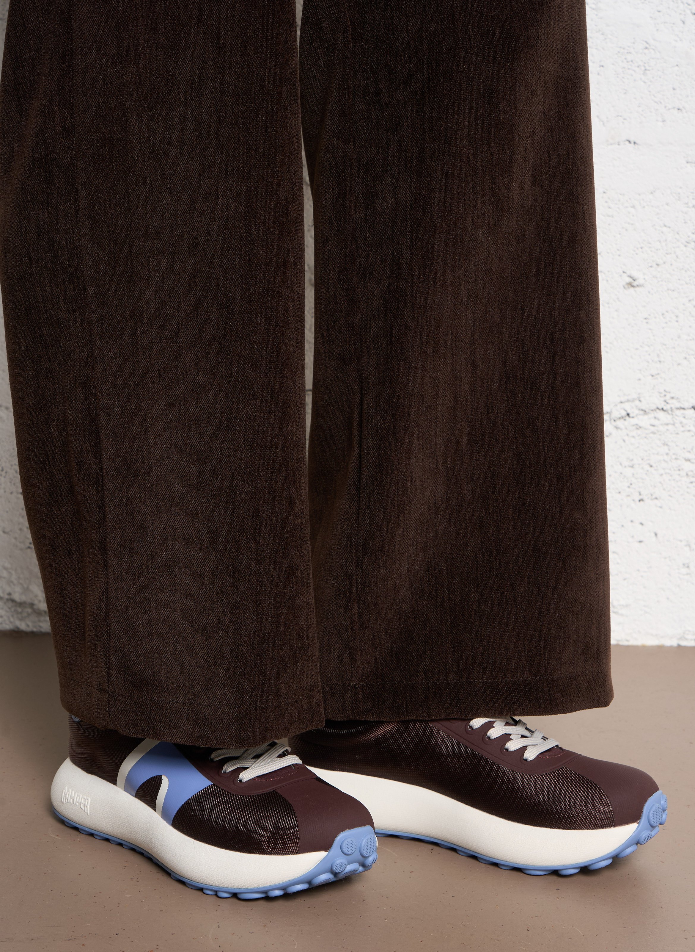 Baskets basses à détails contrastés CAMPER Rouge