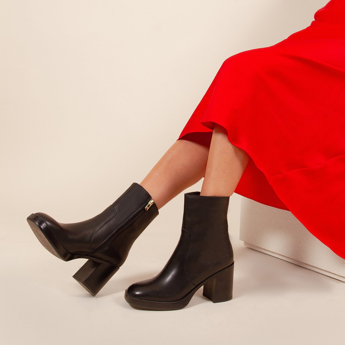 Platform leather ankle boots JULES & JENN Black