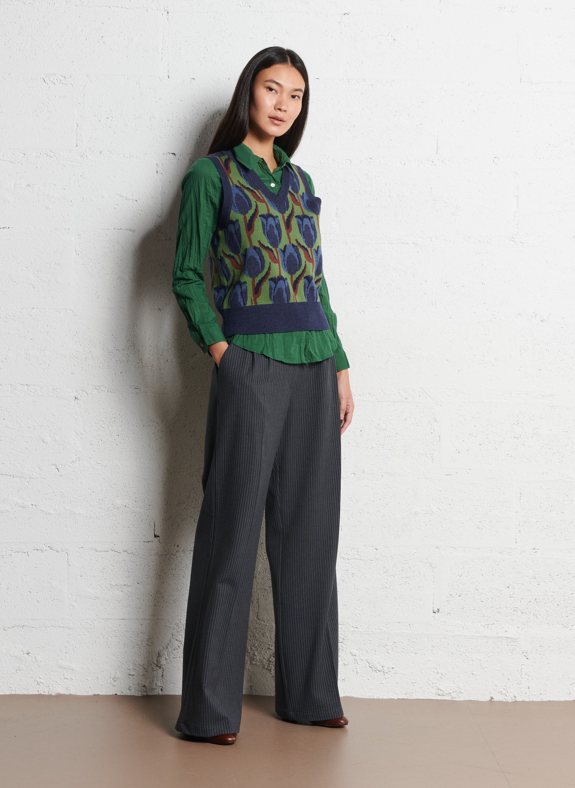 Pull sans manches col v à motifs tulipes NICE THINGS Vert