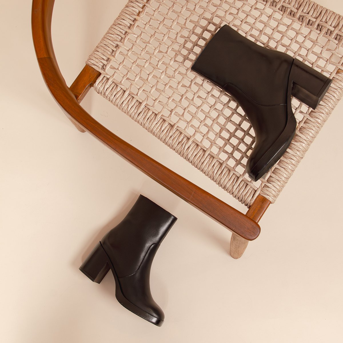 Platform leather ankle boots JULES & JENN Black