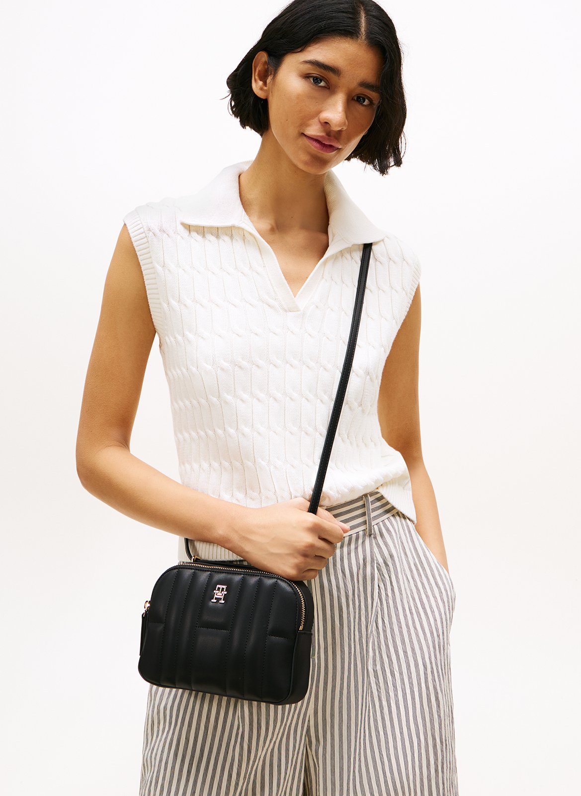 Sac bandoulière matelassé à monogramme TOMMY HILFIGER Noir