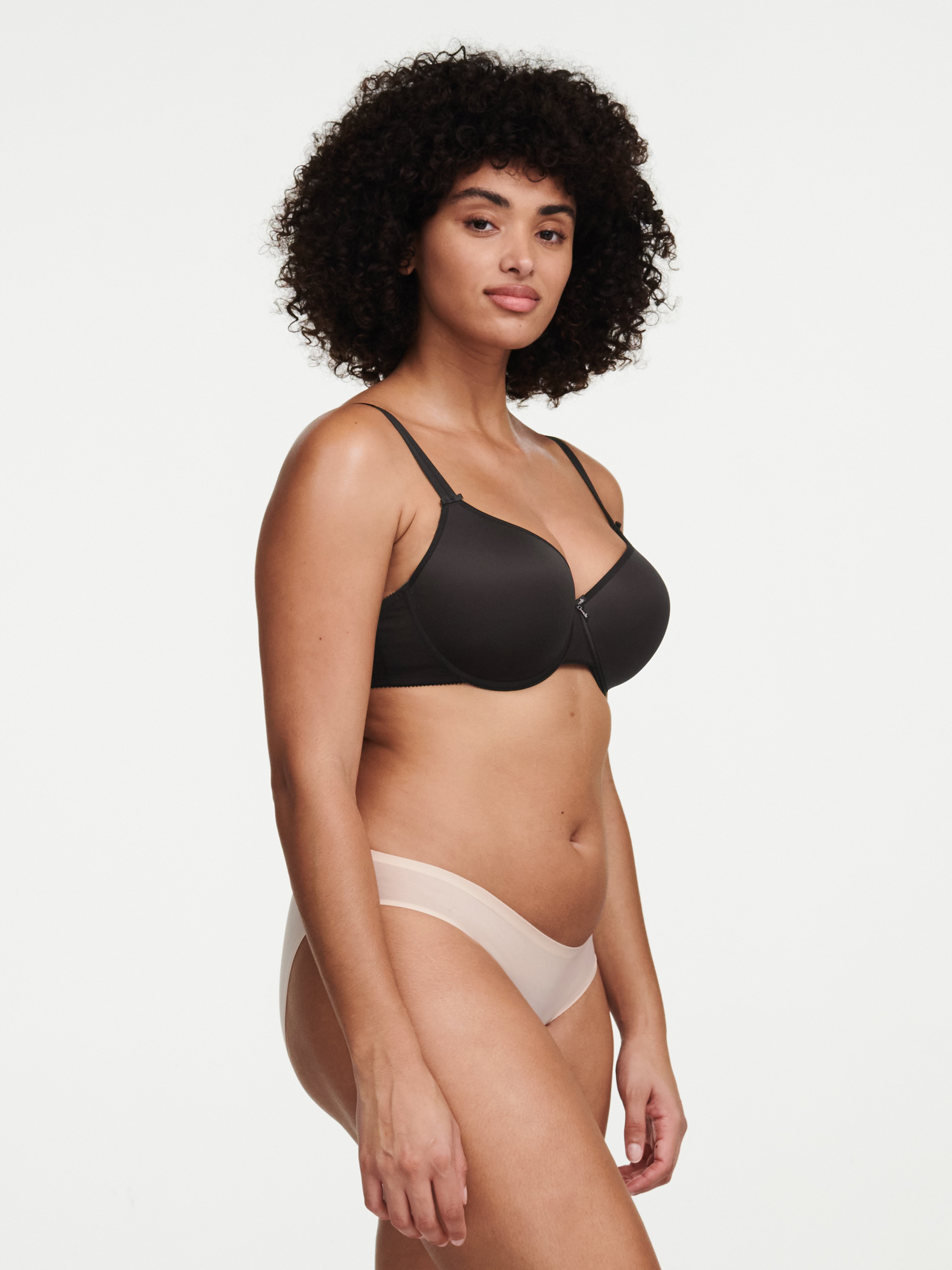 Full-cup shape memory bra CHANTELLE Black