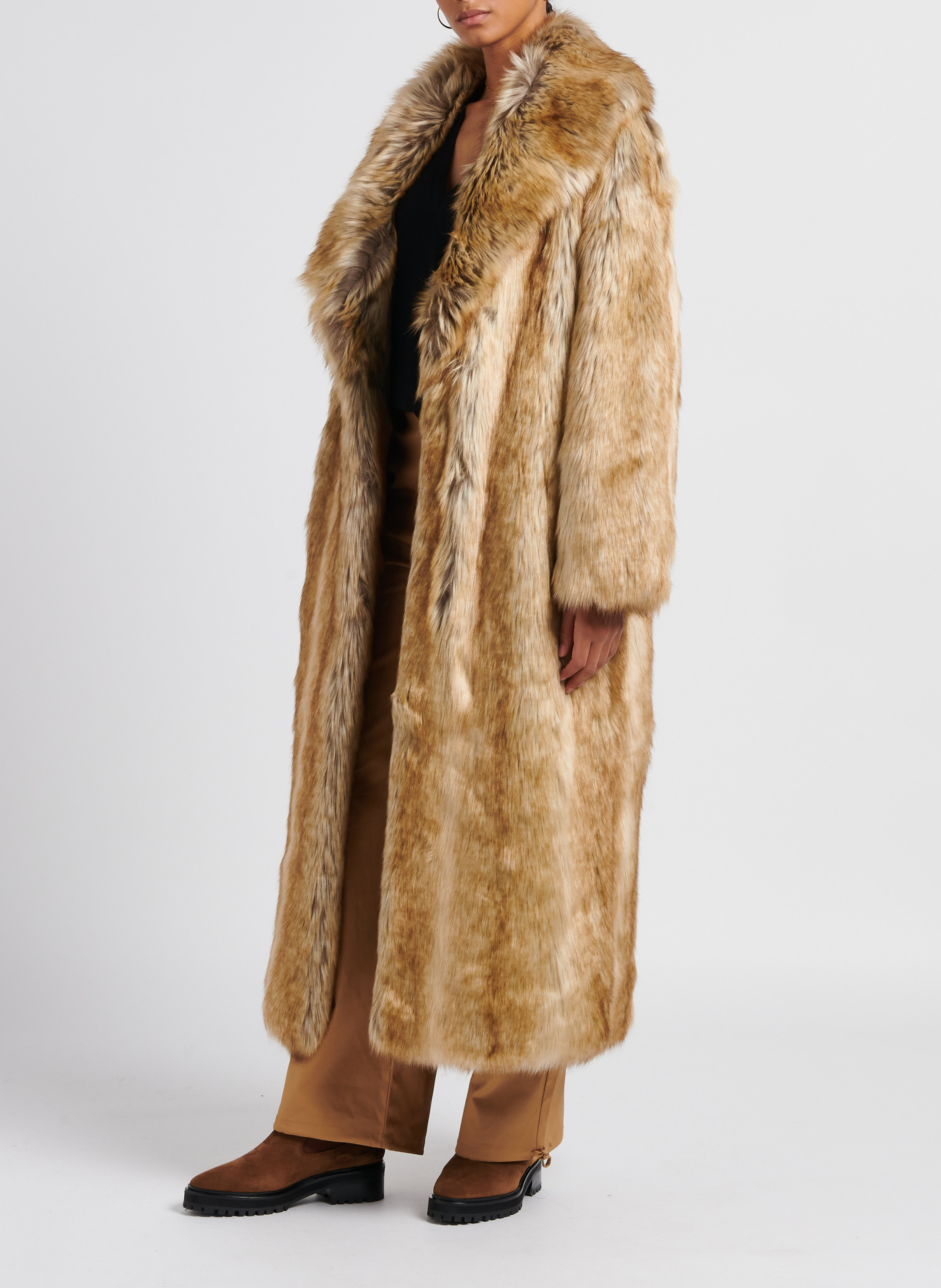 V-neck cashmere sweater SAISON 1865 Black