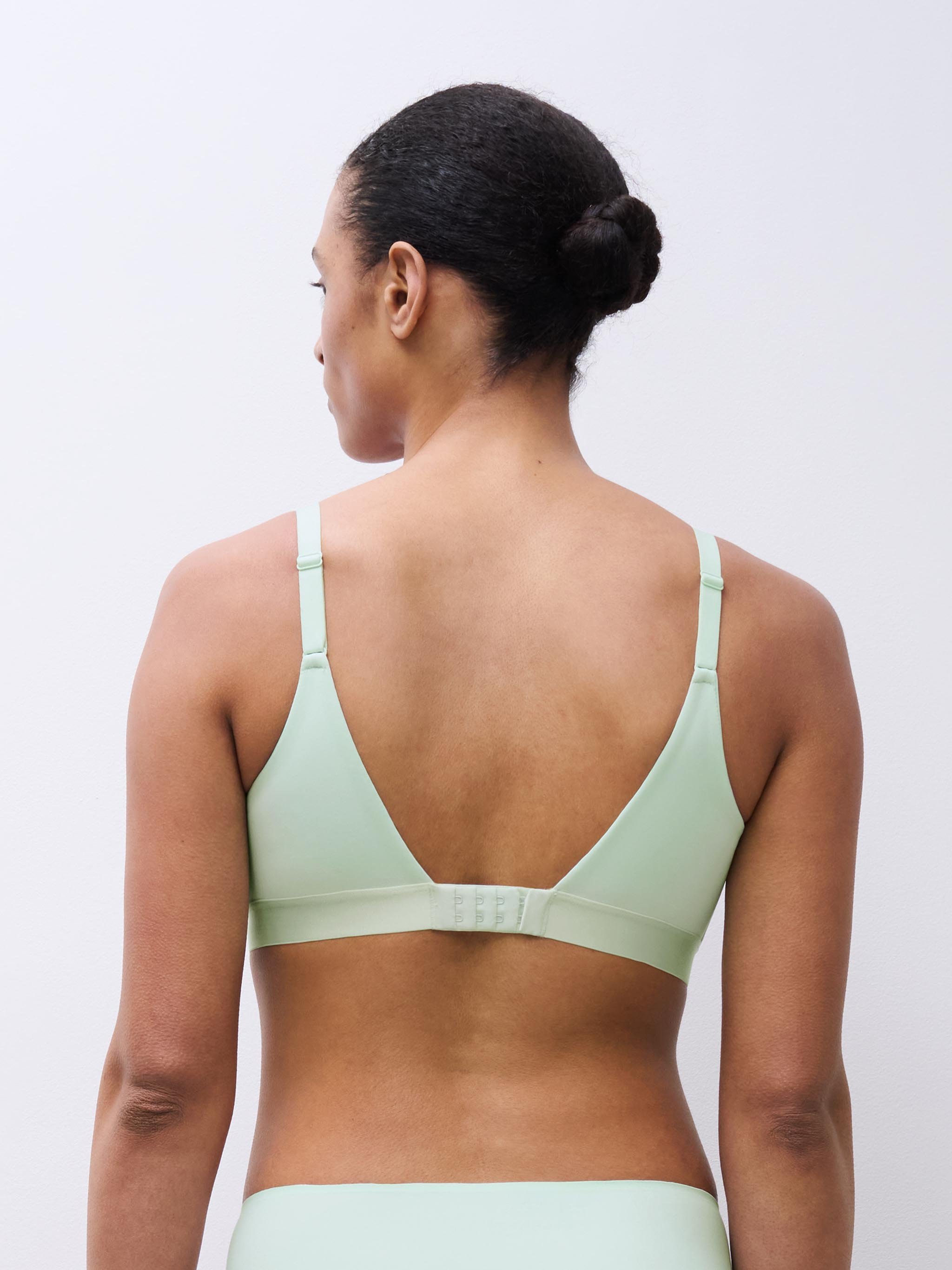 Non-wired support bra with cups CHANTELLE Green