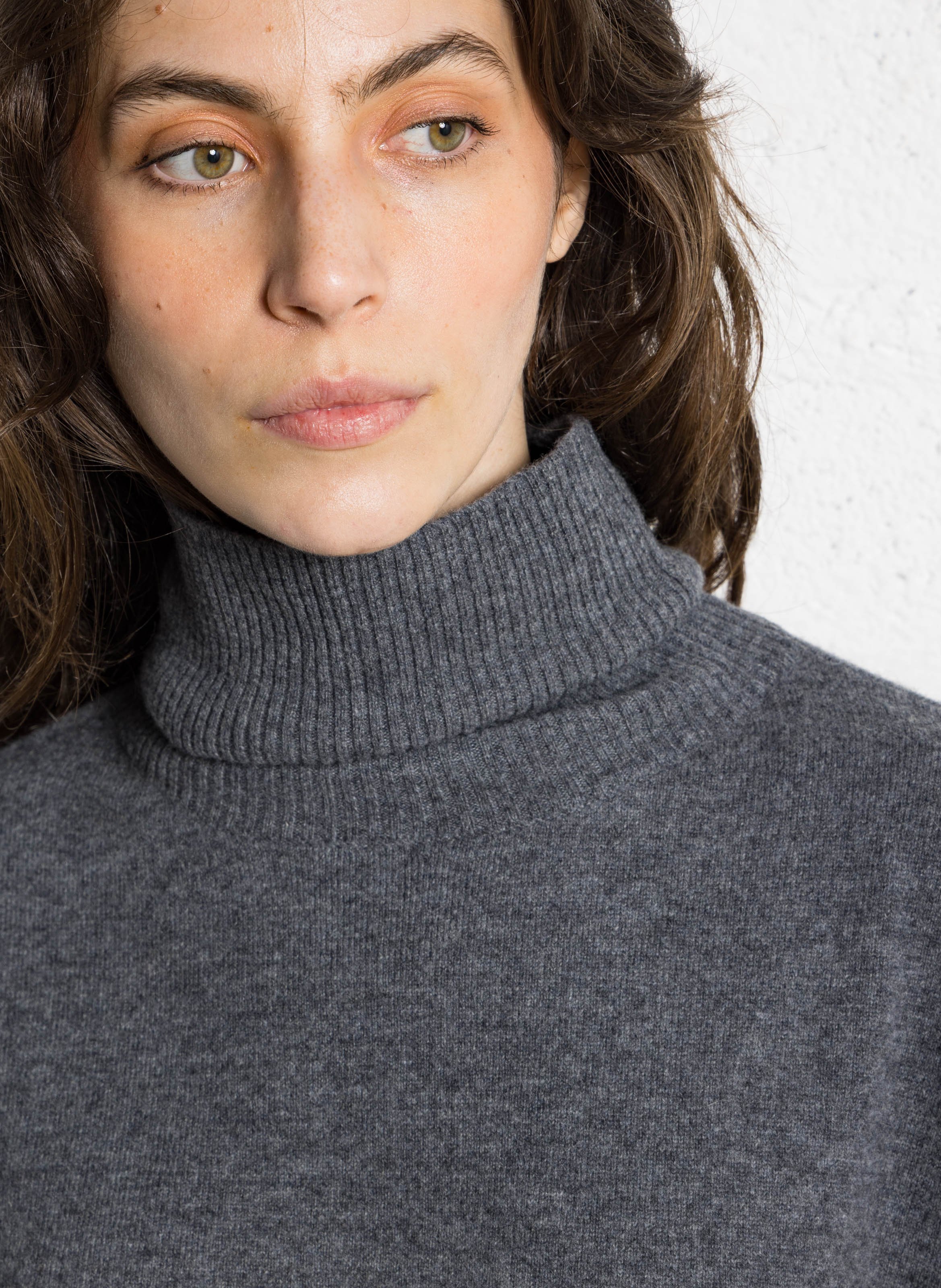 Oversized coltrui van merinowol RUE DE TOKYO Grijs