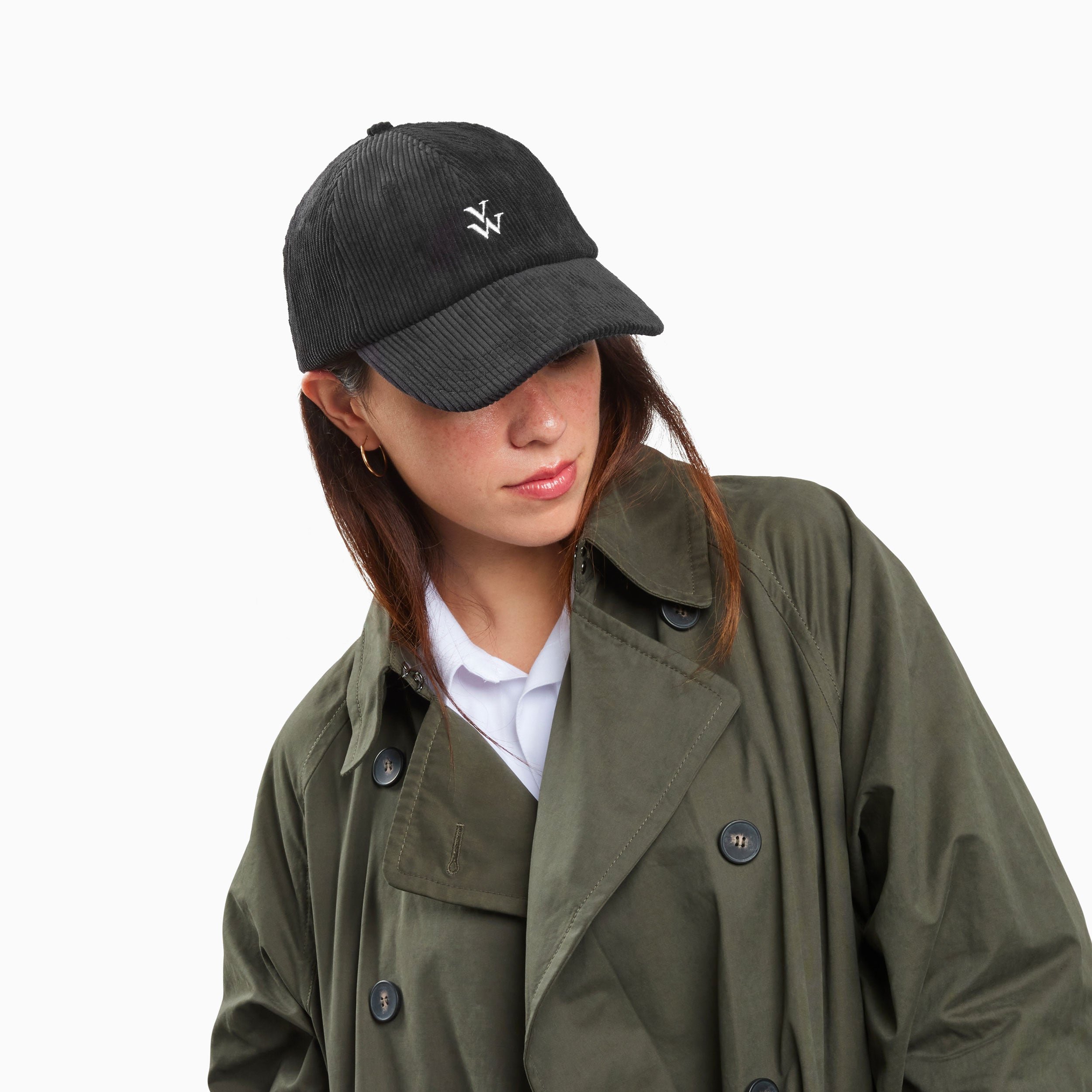 Corduroy cap VANESSA WU Black