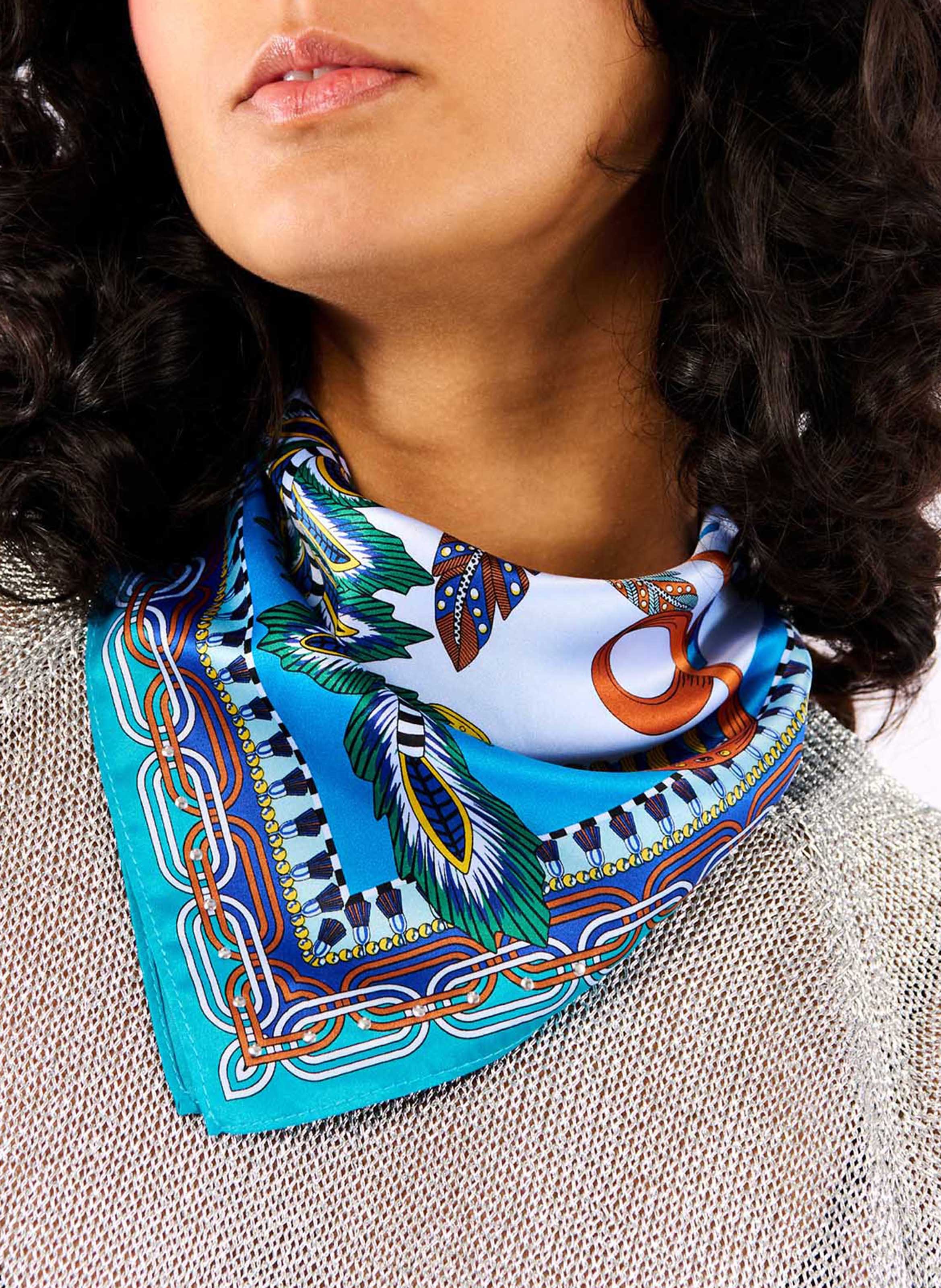 - 86 x 182 cm. WILD Blue