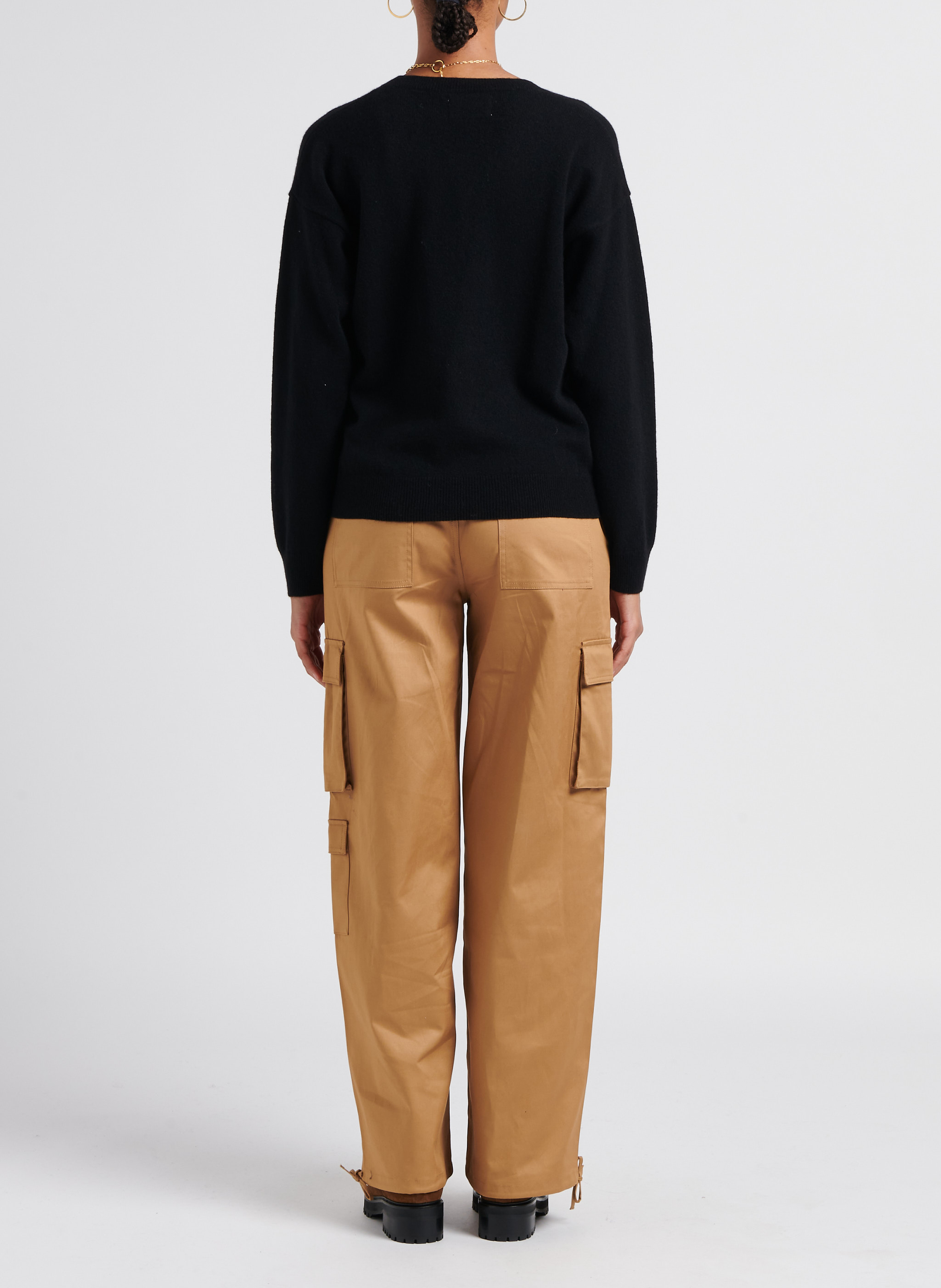 V-neck cashmere sweater SAISON 1865 Black