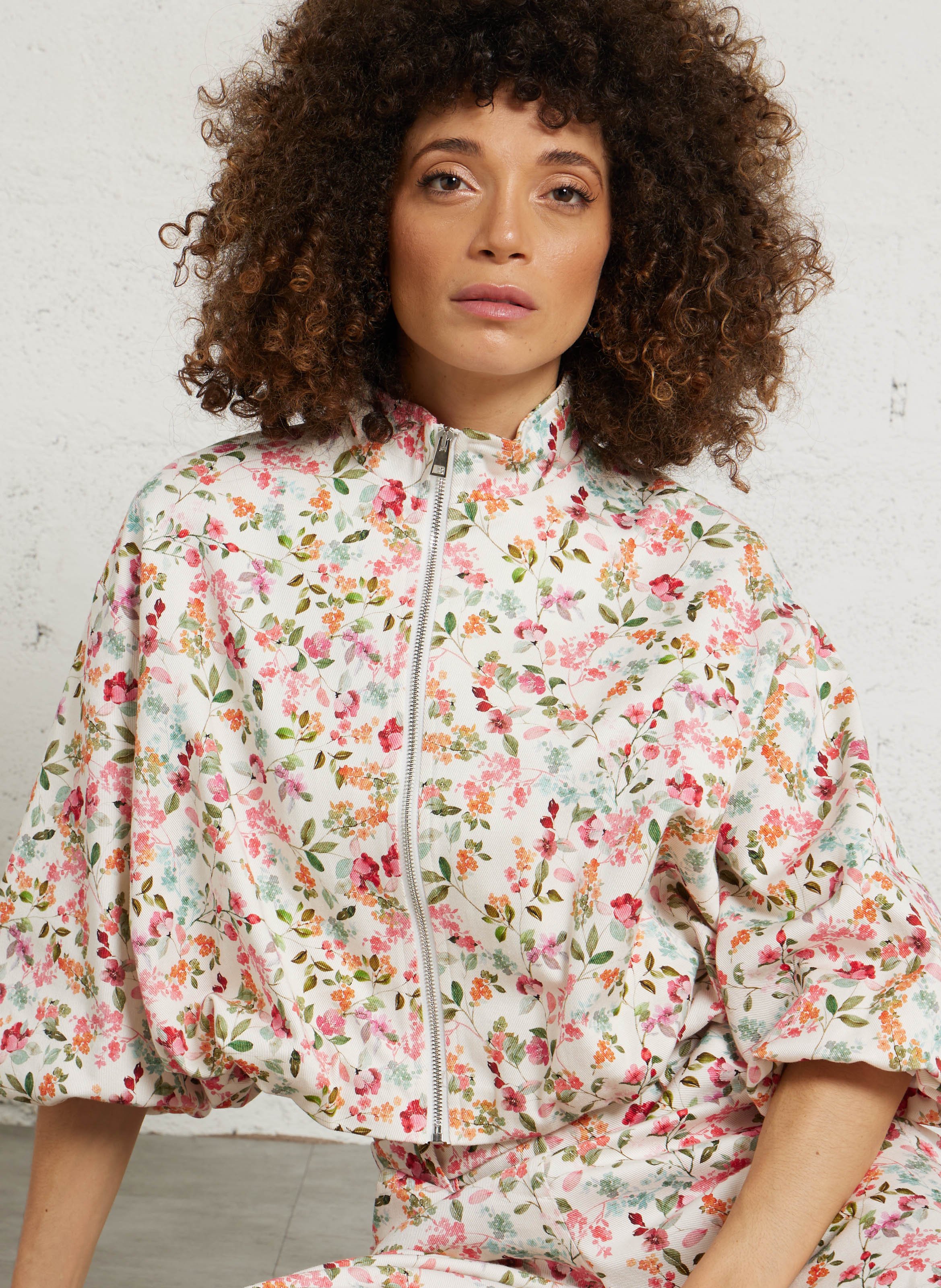 Oversize-Bomberjacke mit Stehkragen aus bedruckter Baumwollmischung IMPERIAL Beige