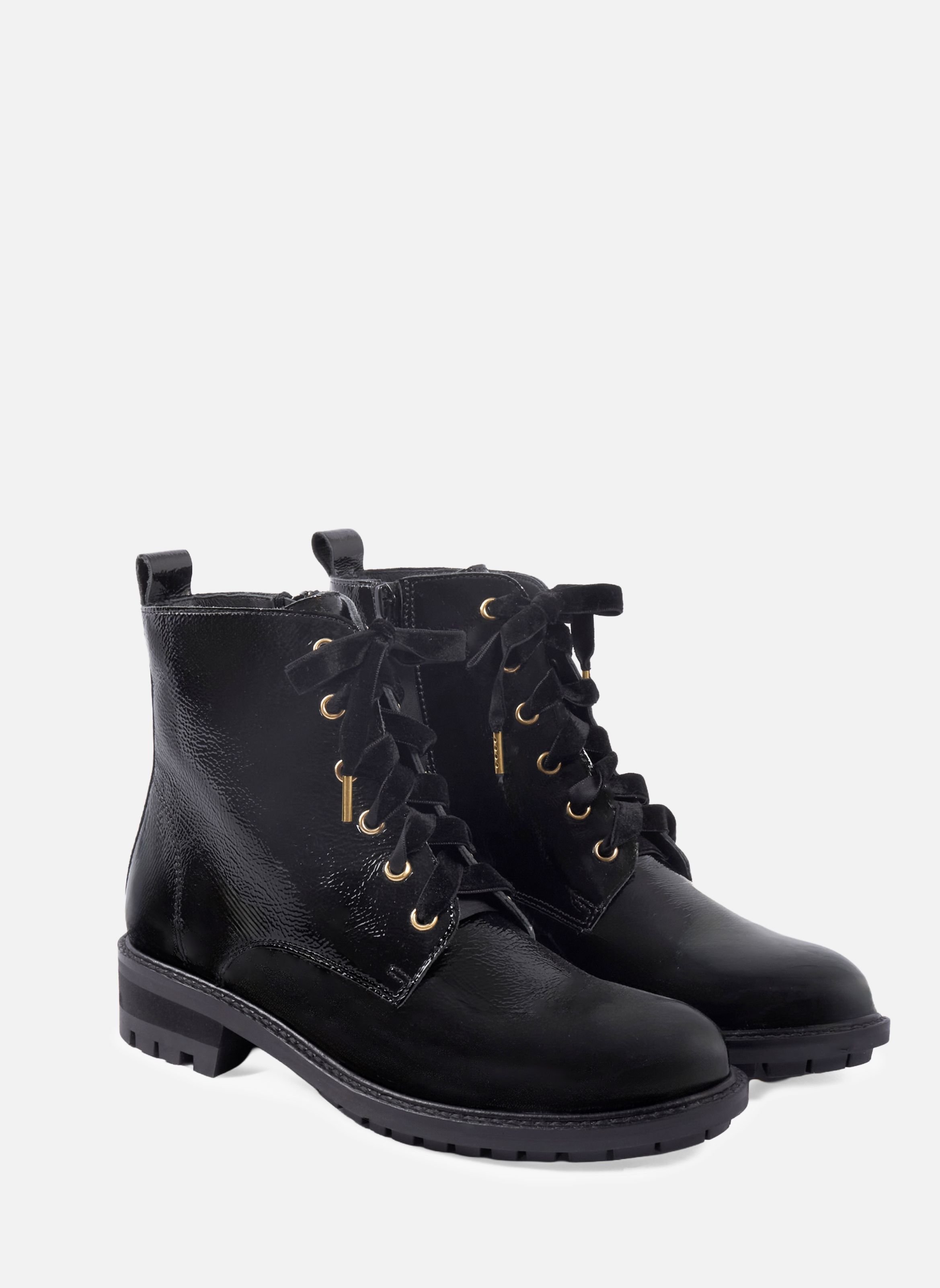 Flat lace-up patent leather ankle boots JULES & JENN Black