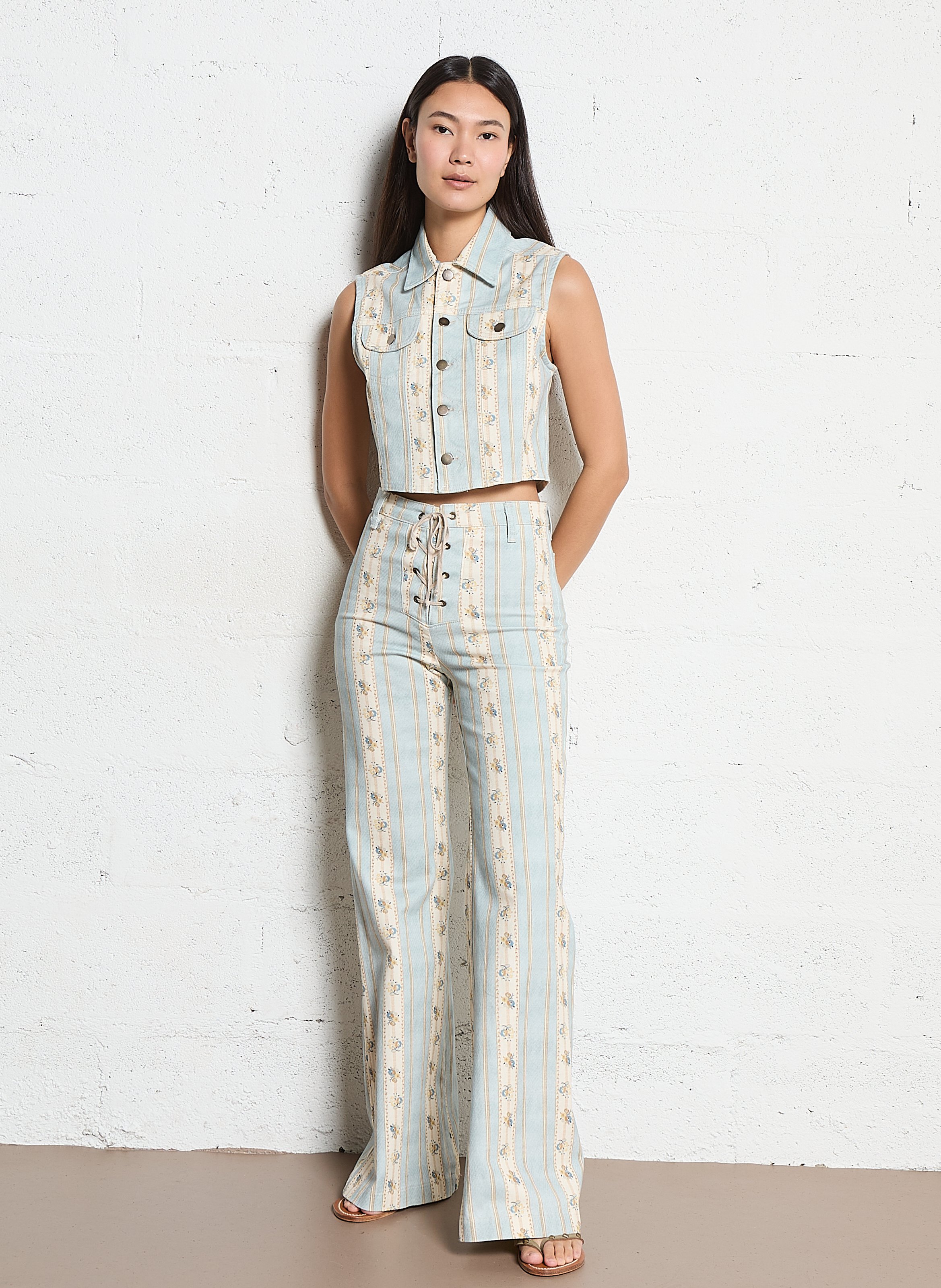 Hoch sitzende Flare-Jeans mit Schnürung MAISON HOTEL Blau