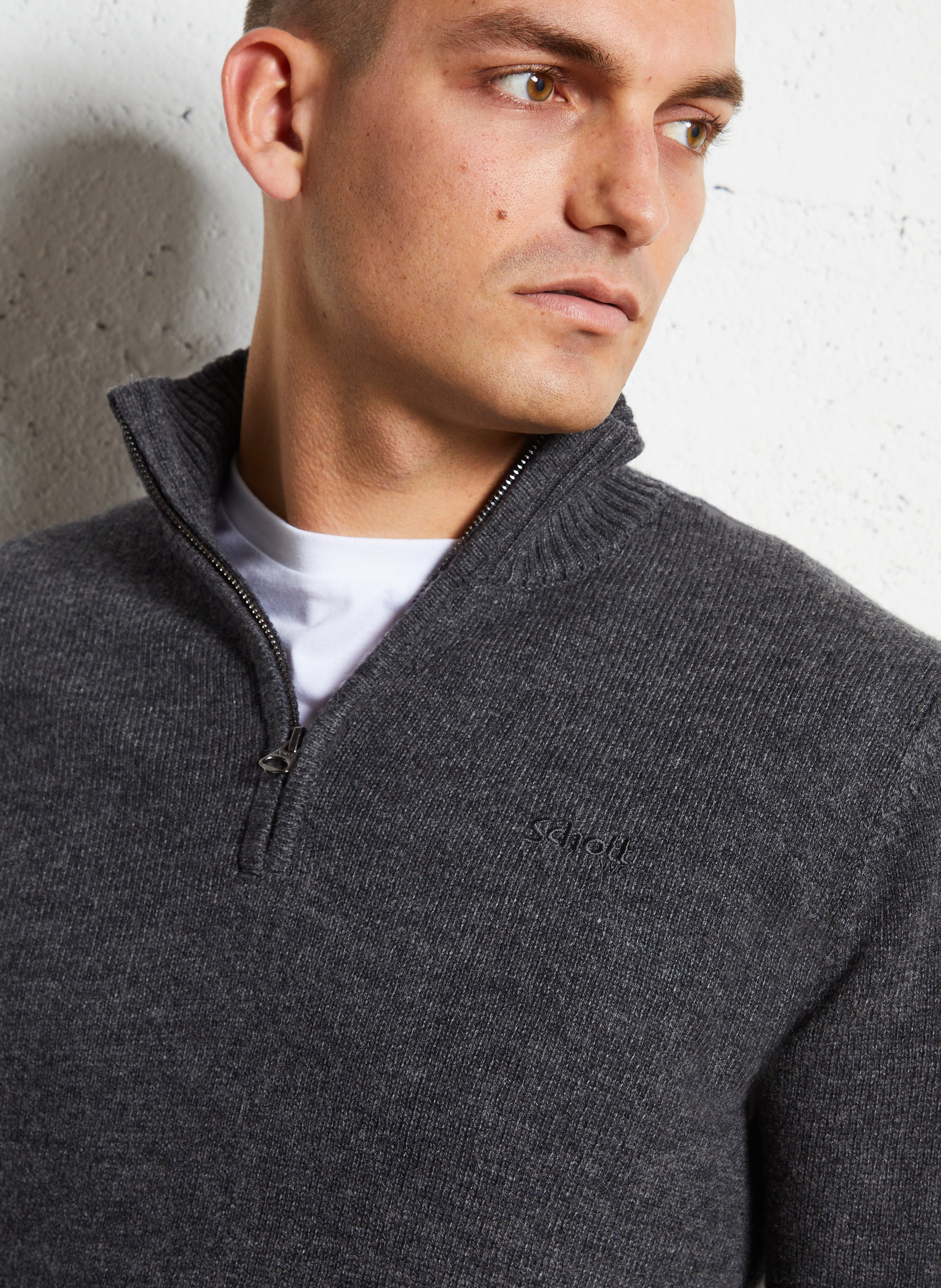 Pull droit col montant brodé en laine mélangée SCHOTT Noir