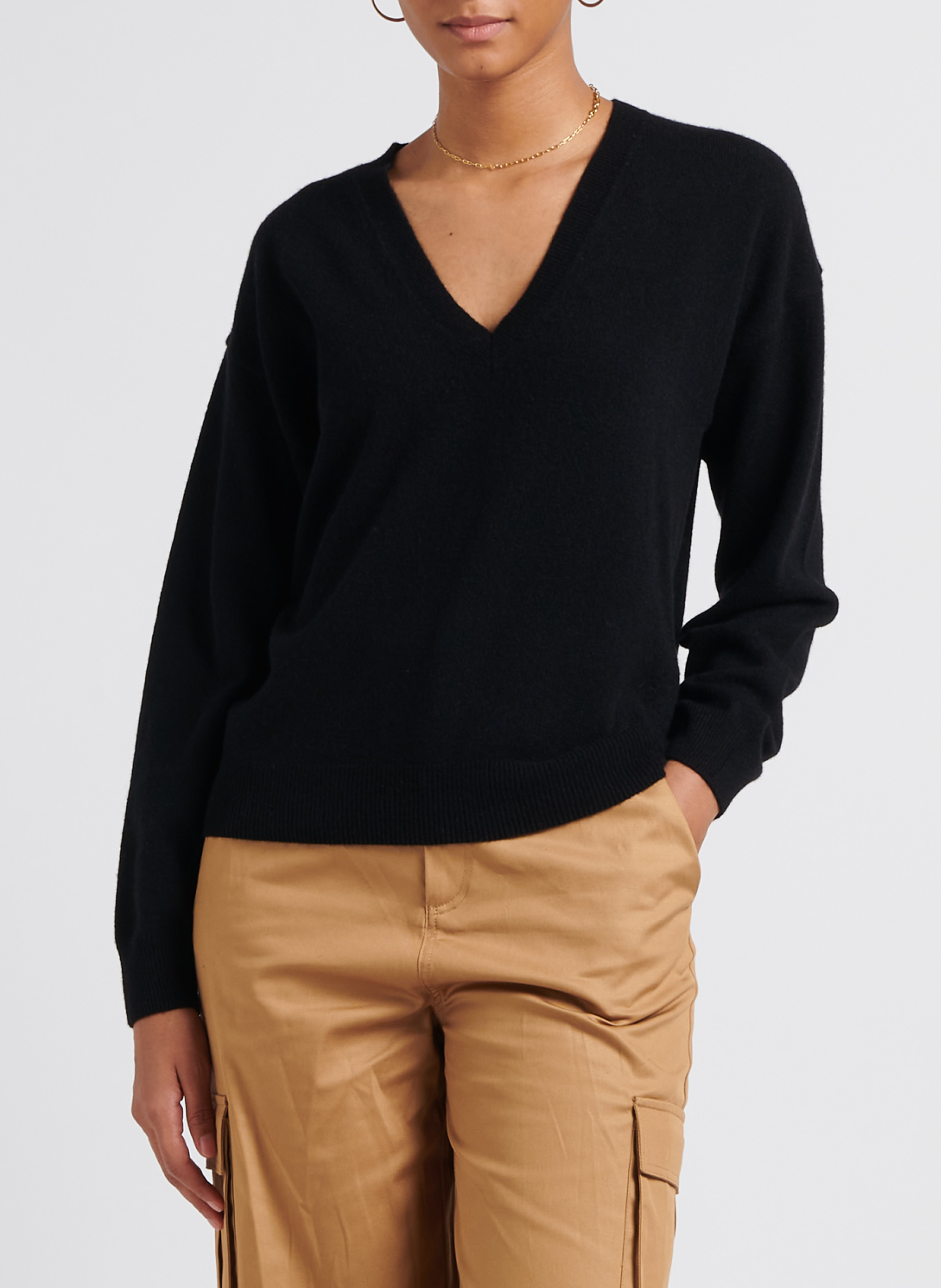 V-neck cashmere sweater SAISON 1865 Black