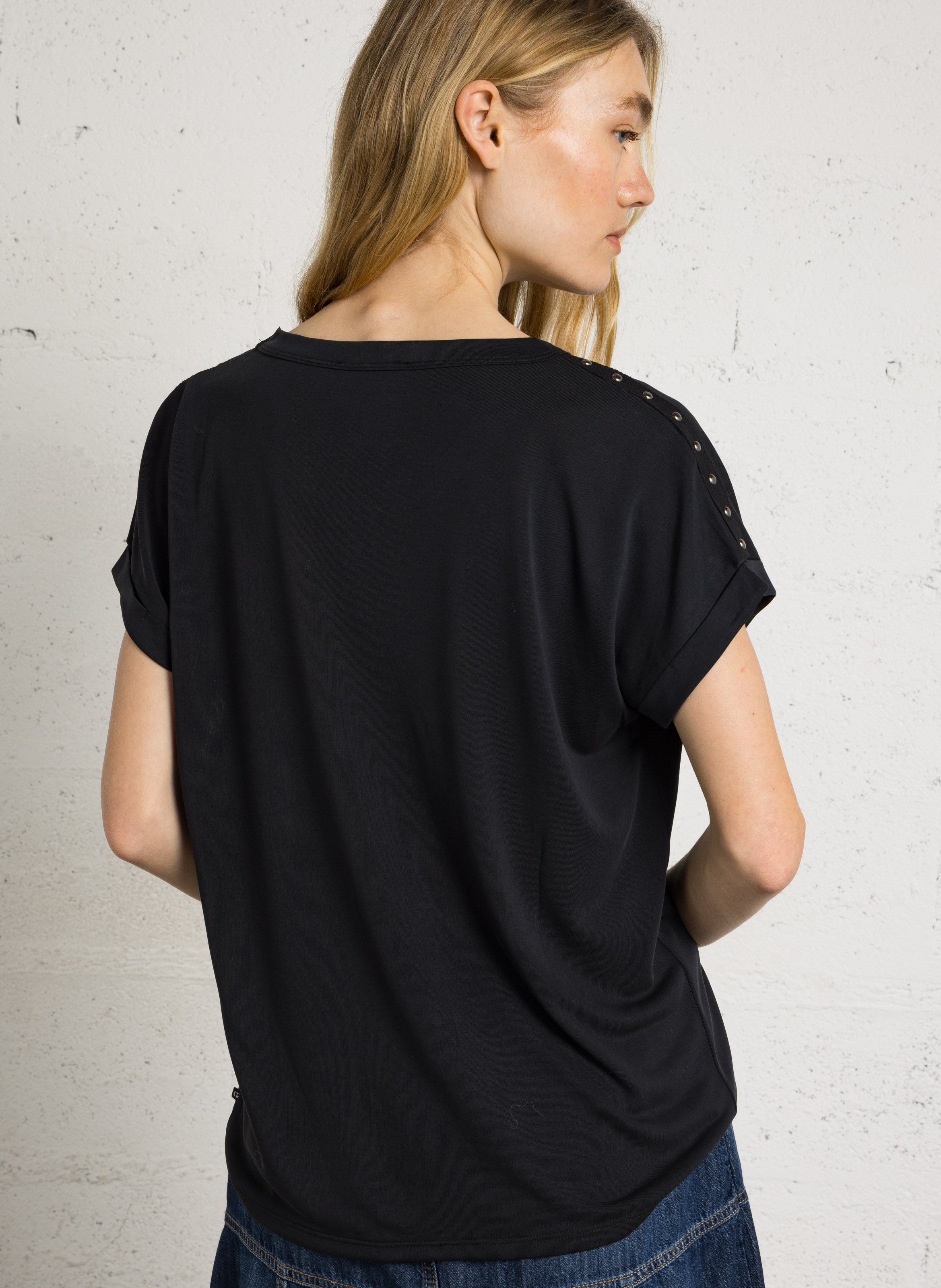 Einfarbiges T-Shirt mit Rundhalsausschnitt LE TEMPS DES CERISES Schwarz