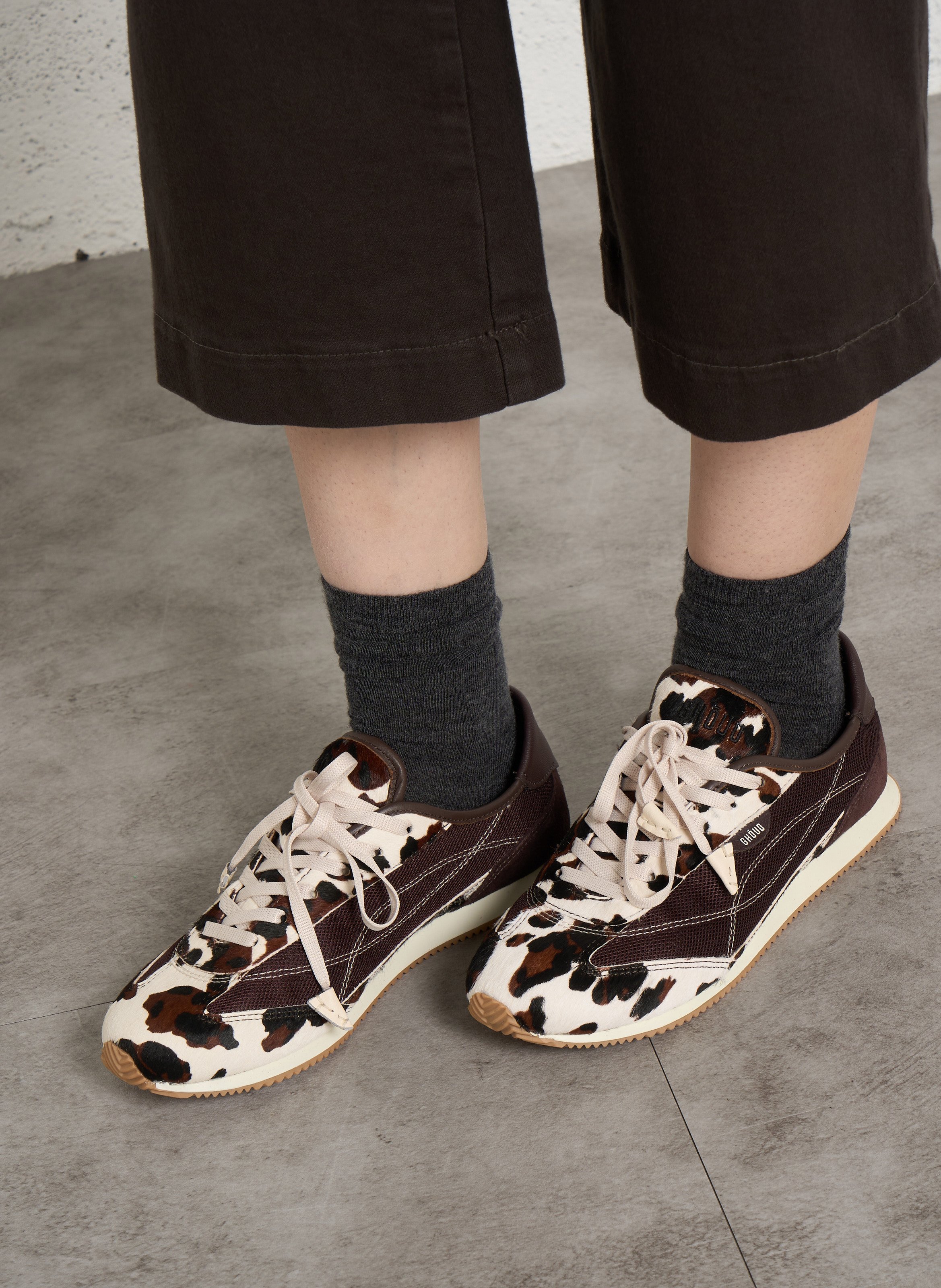 Low-top patterned sneakers GHOUD VENICE Brown