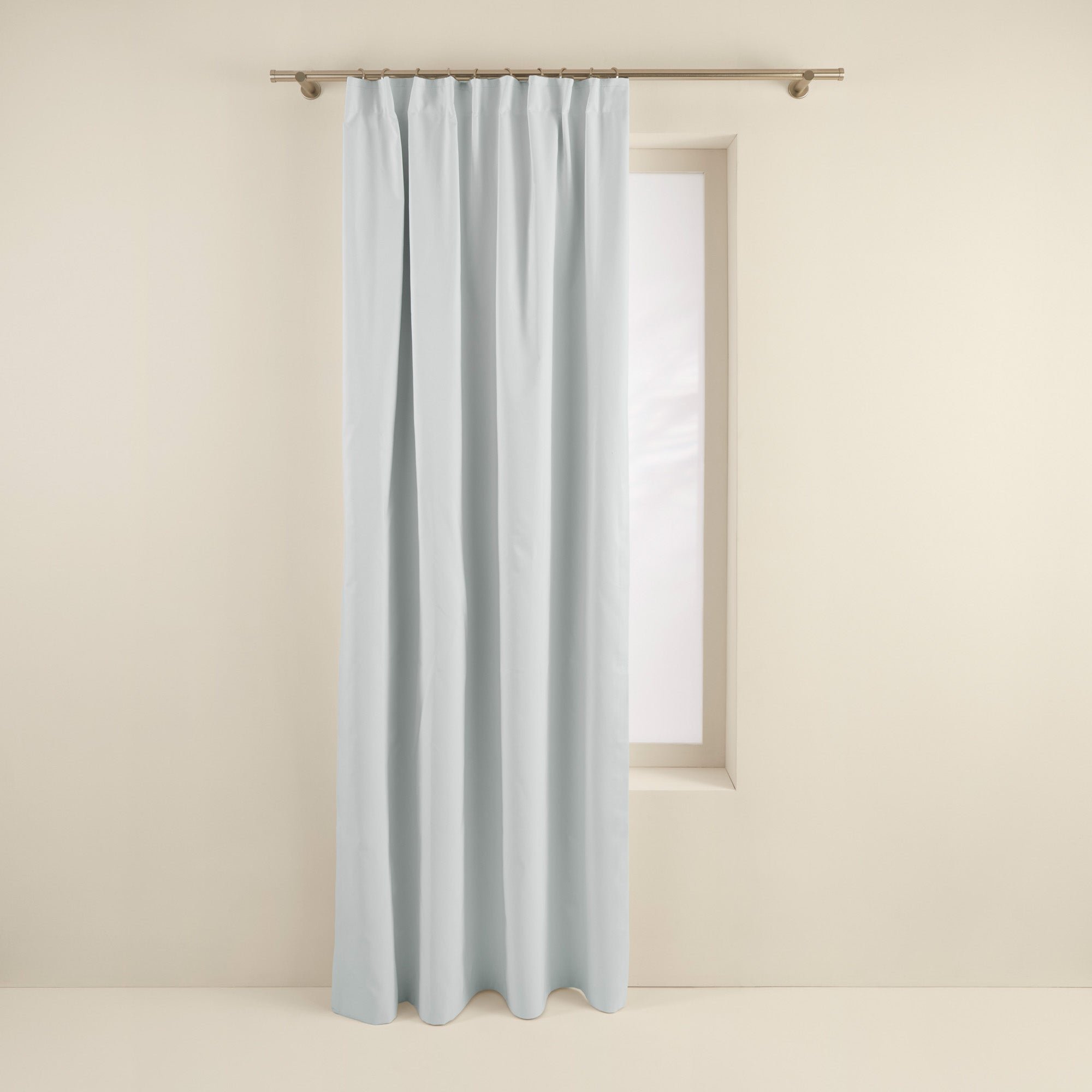 OCCULTANT - Blackout curtain with gathering tape MADURA