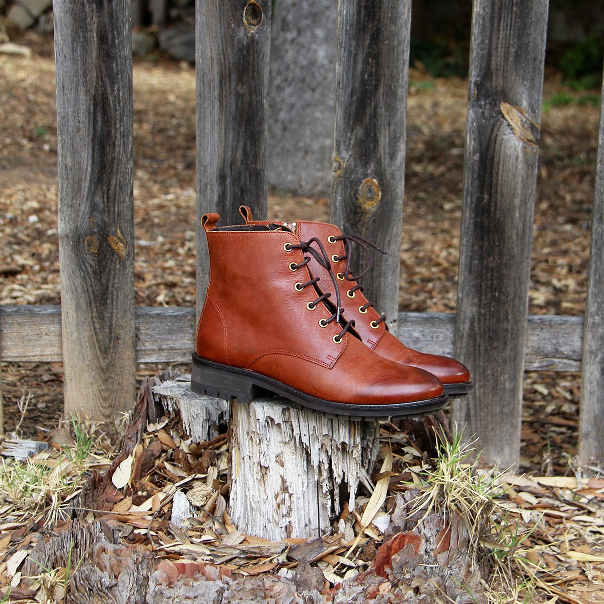 Lace-up flat leather mid-calf boots JULES & JENN Brown