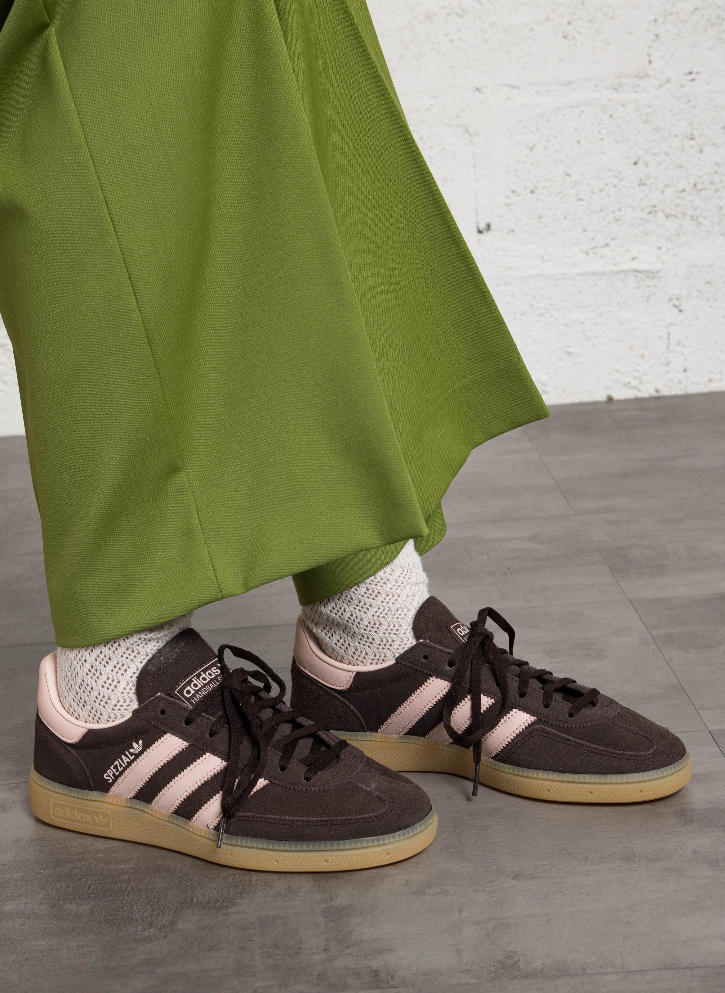 Baskets basses ADIDAS Marron