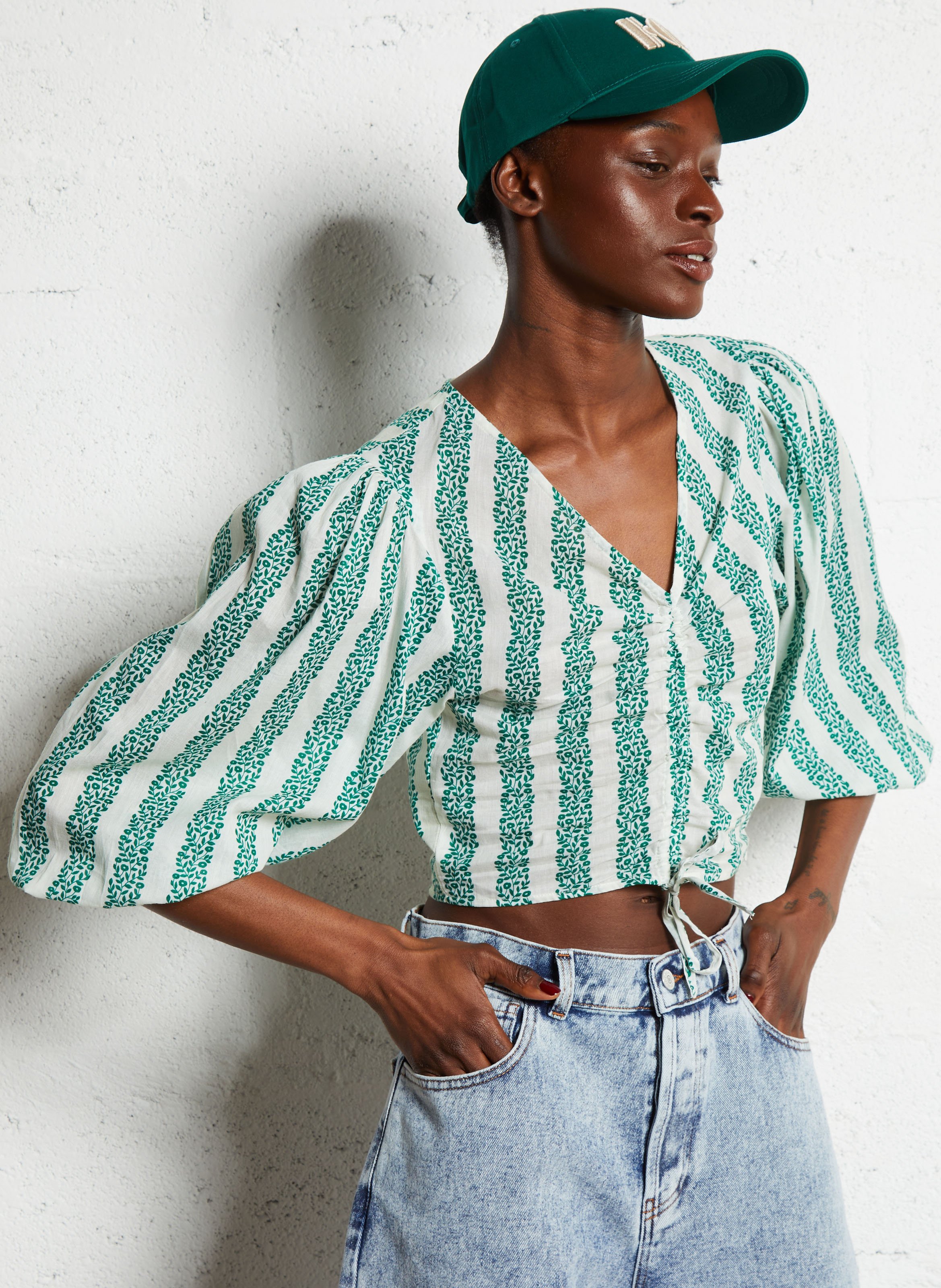 Top court droit col V en coton THE TINY BIG SISTER