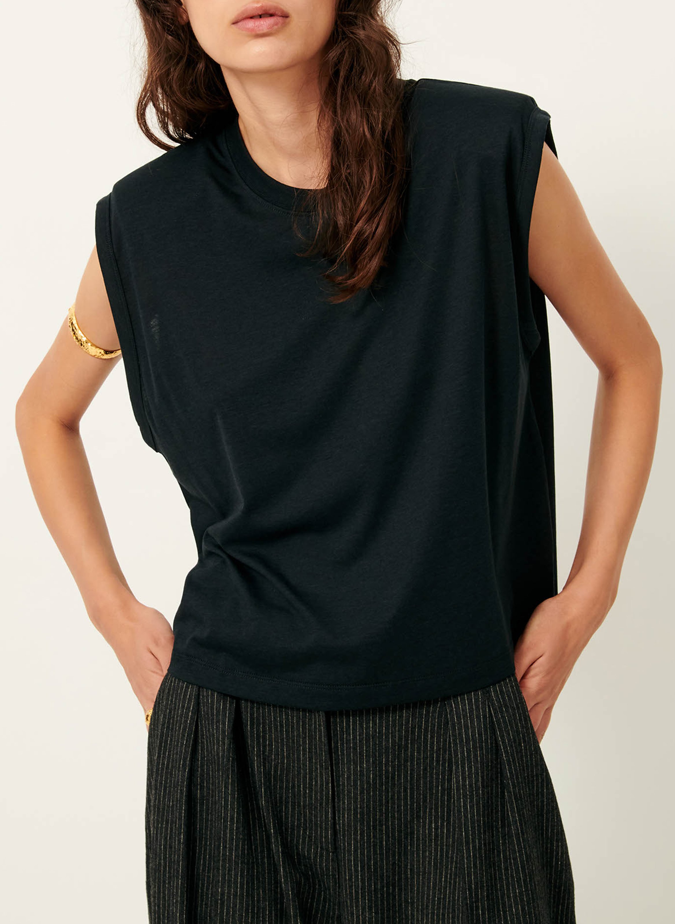 Loose-fit round-neck T-shirt with shoulder pads SESSUN Black