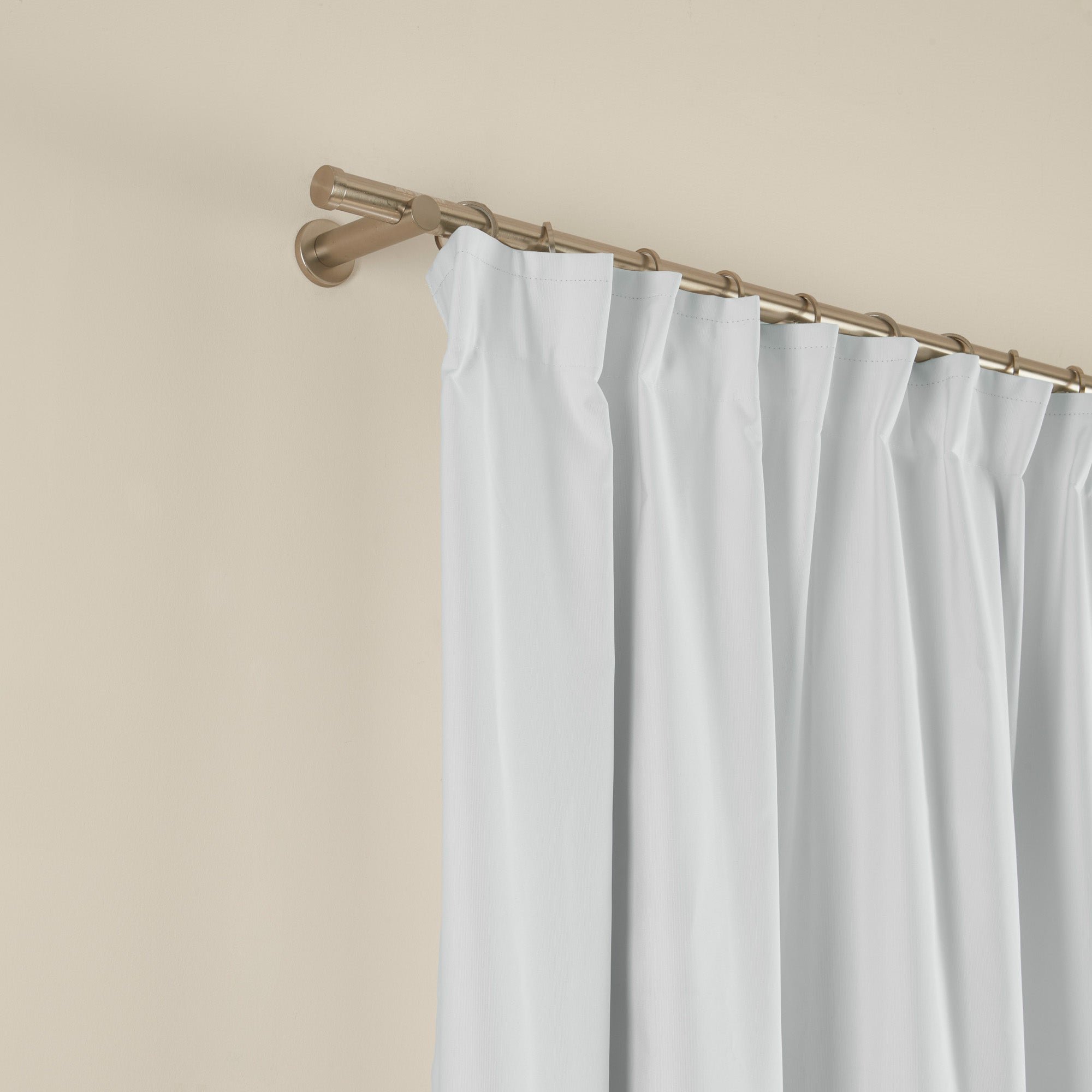 OCCULTANT - Blackout curtain with gathering tape MADURA White