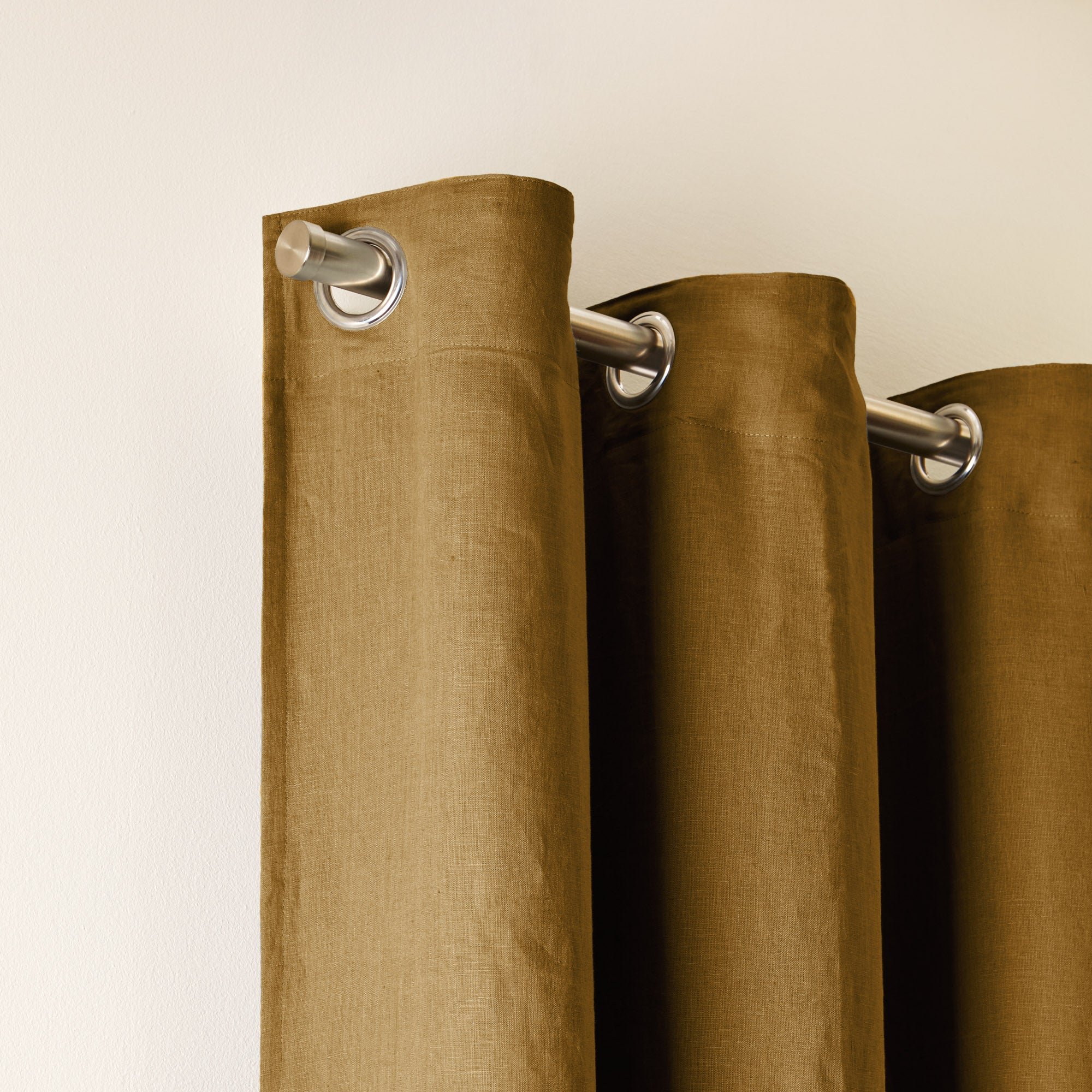 Lined black-out curtain with eyelets MADURA Brown