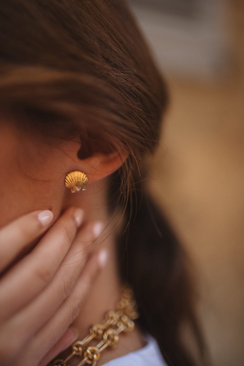 Shells stud earrings in gold-plated 24K Golden