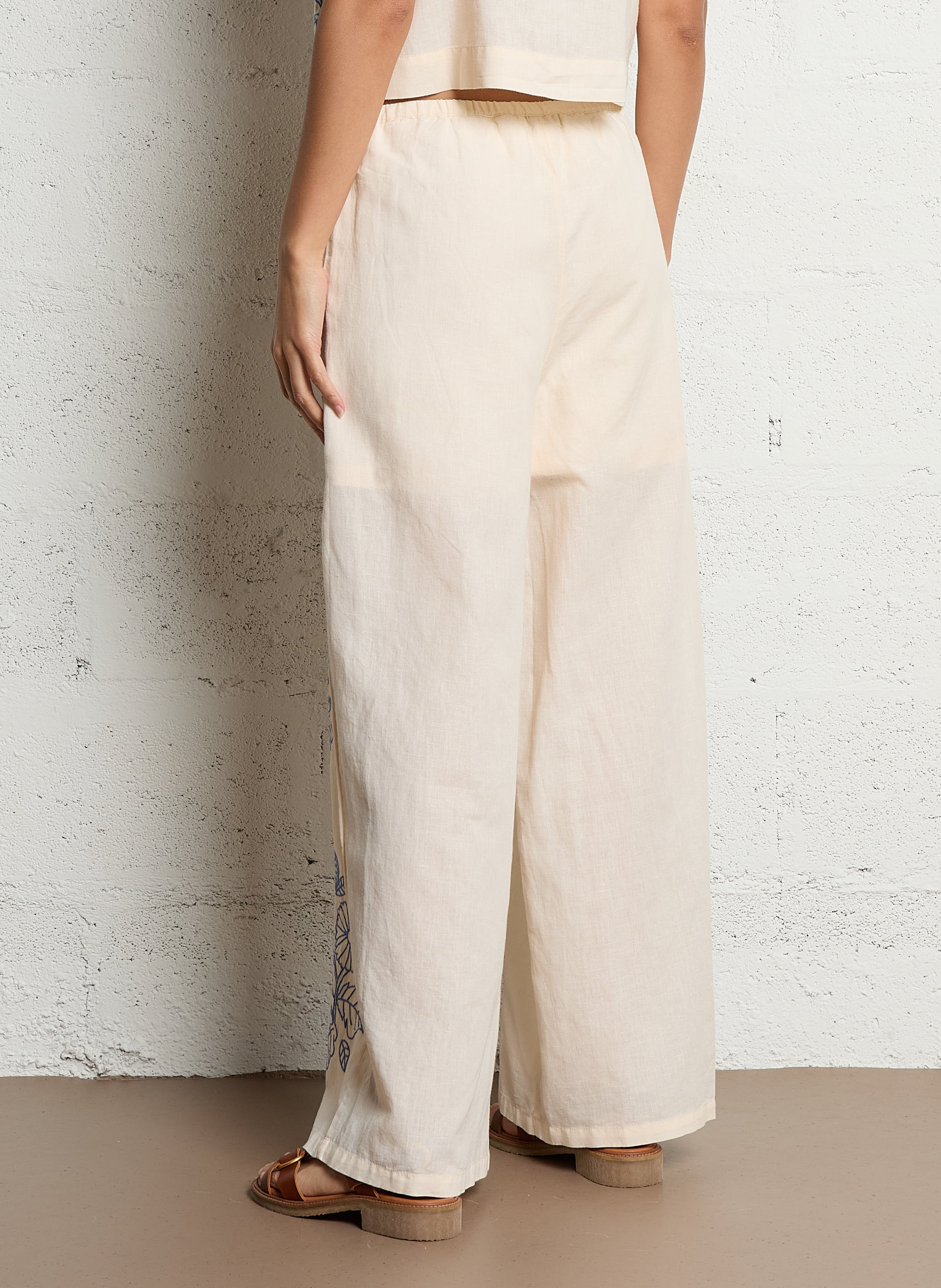 Pantalón ancho Beige