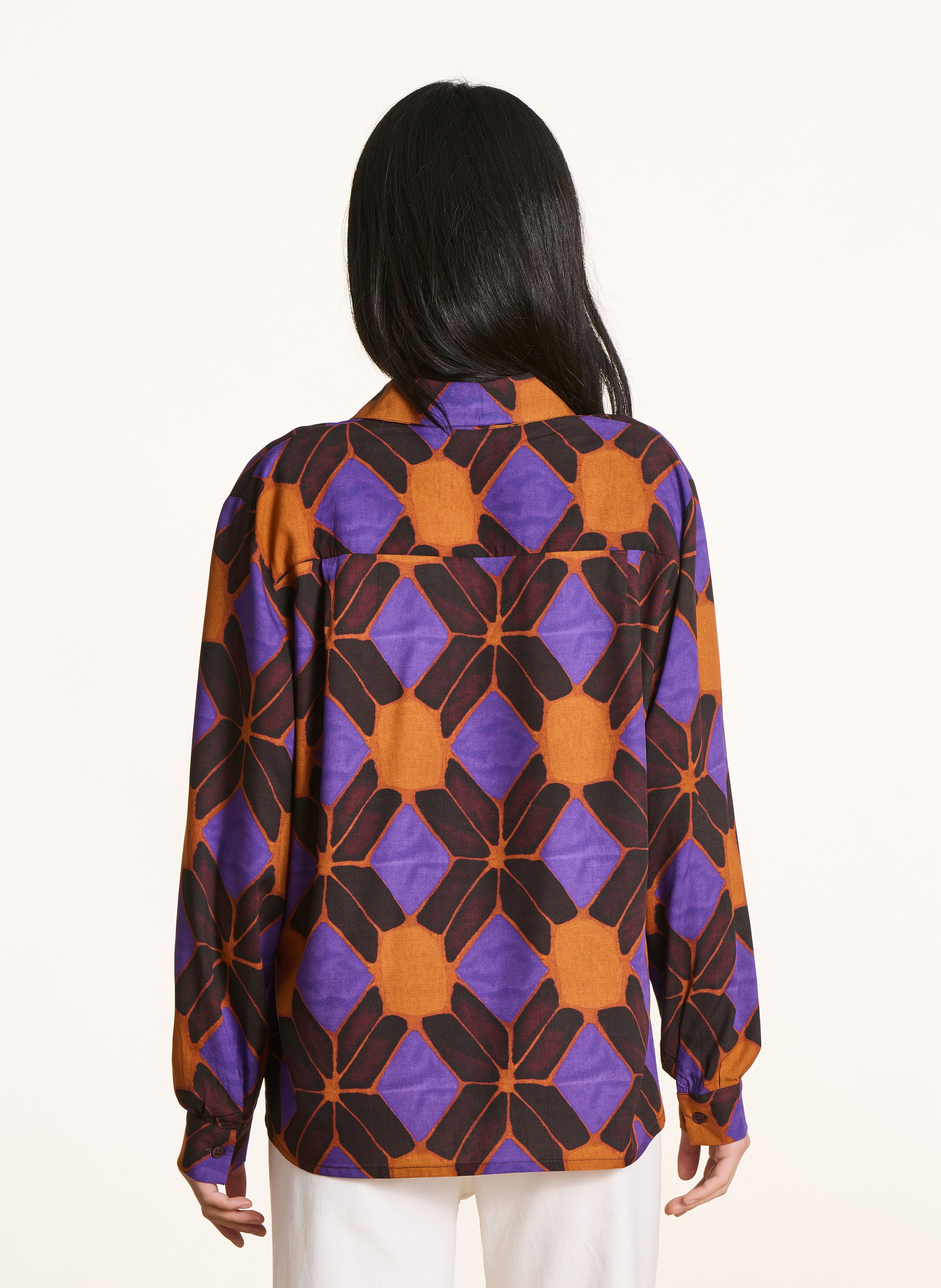 Oversize-Bluse mit klassischem Kragen und Print LA FEE MARABOUTEE Mehrfarbig