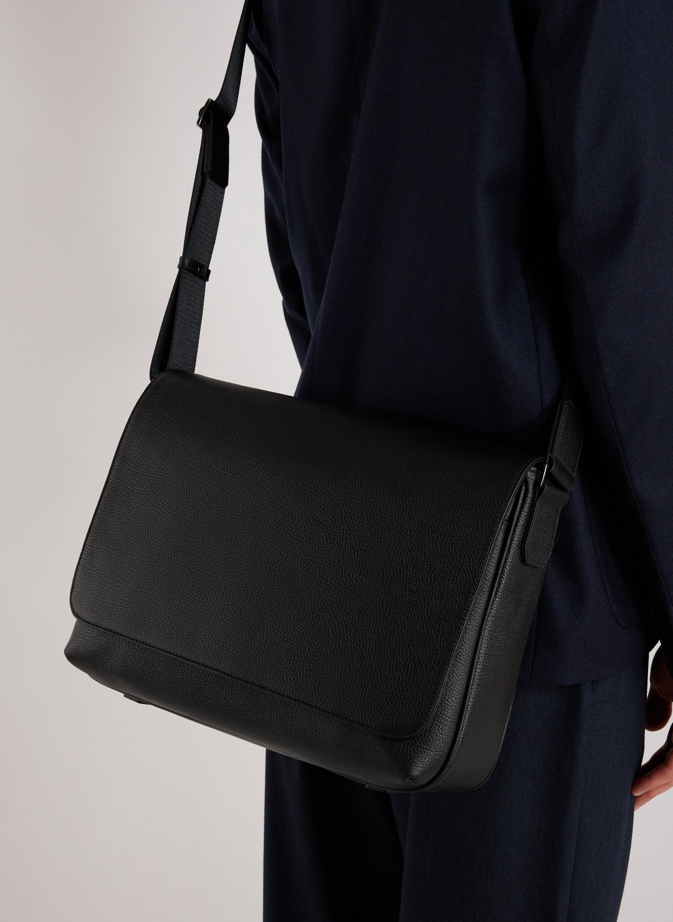 Leather shoulder bag SAISON 1865 Black