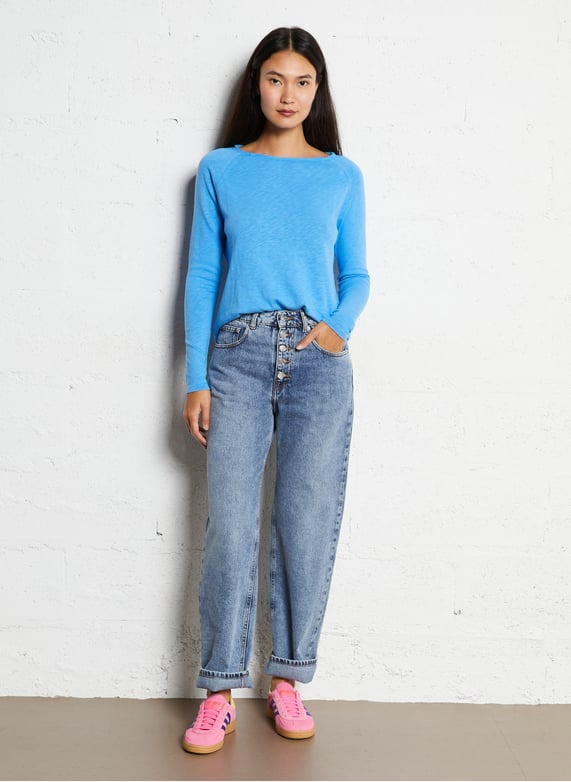Hoge taille rechte jeans in gewassen denim | Blauw by BERENICE Hoge taille rechte jeans in gewassen denim Blauw