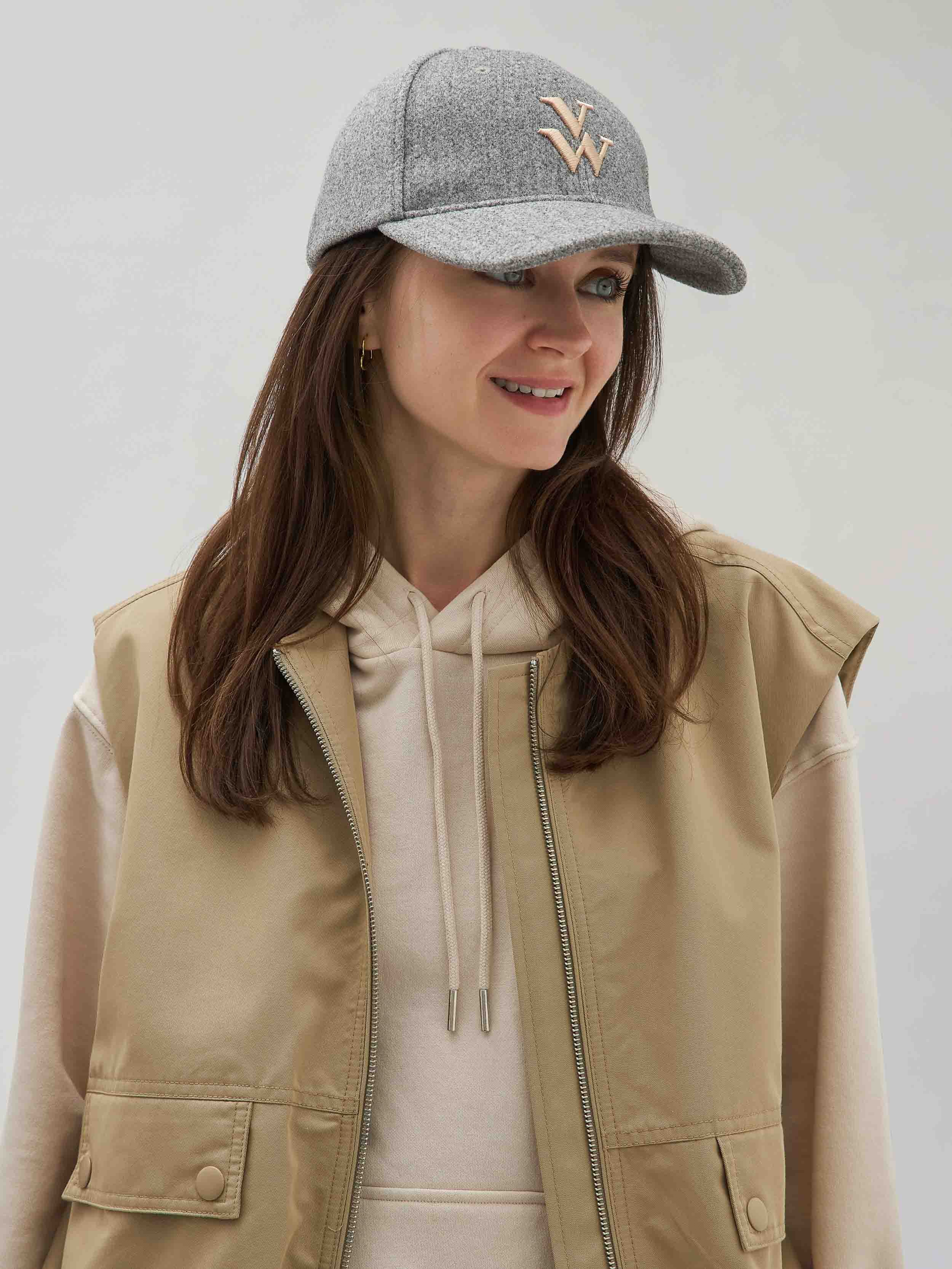 Felt cap VANESSA WU Grey