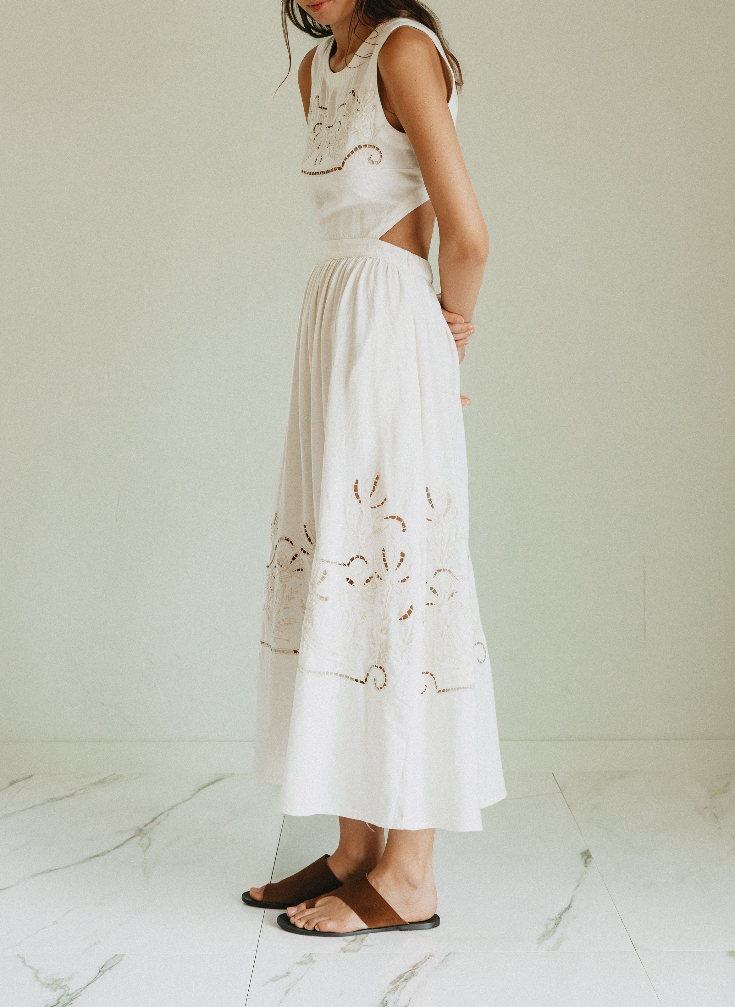 Midikleid mit Rundhalsausschnitt INDI & COLD Beige