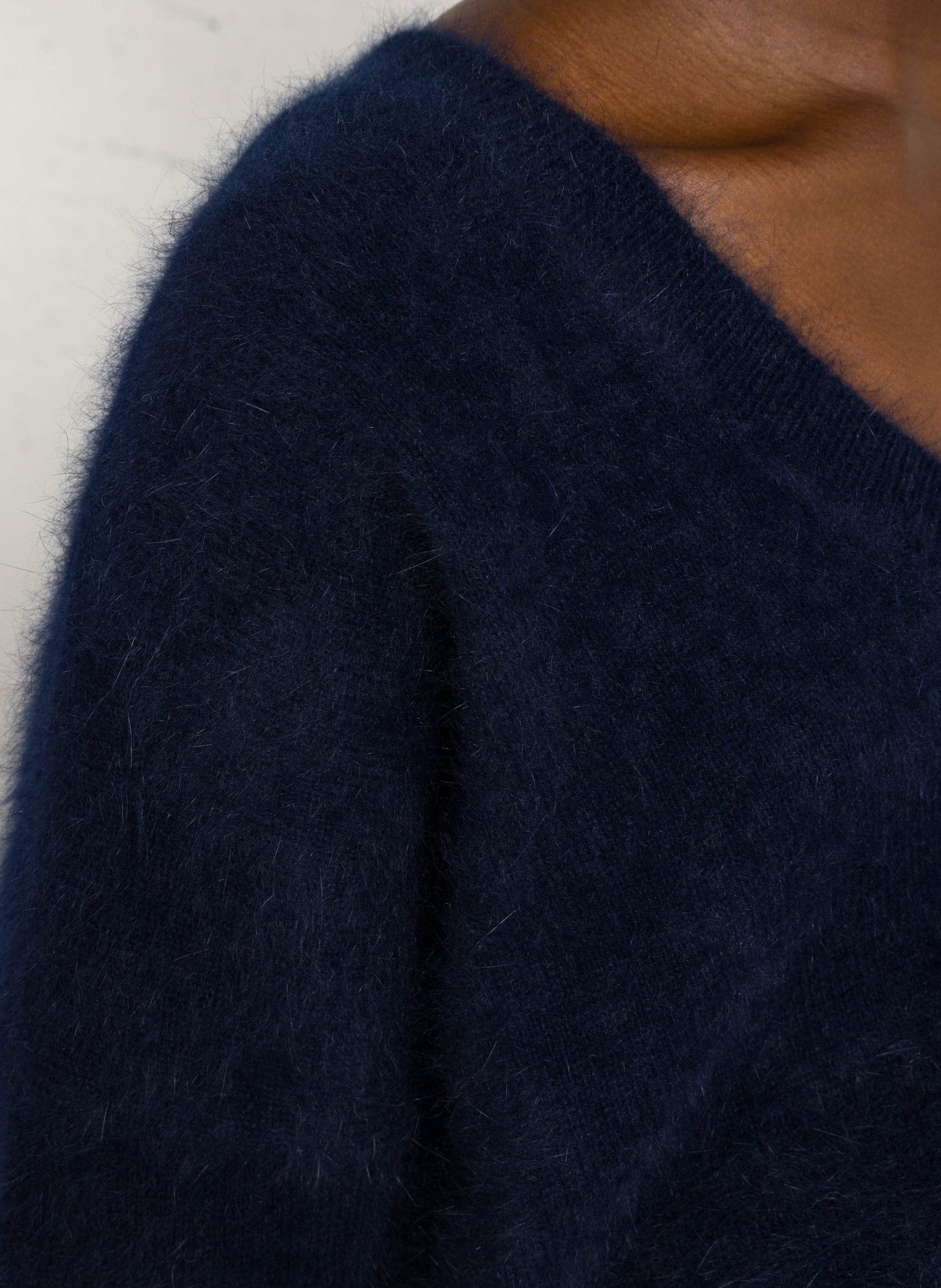 Pull droit col V en laine mélangée BELLEROSE Bleu