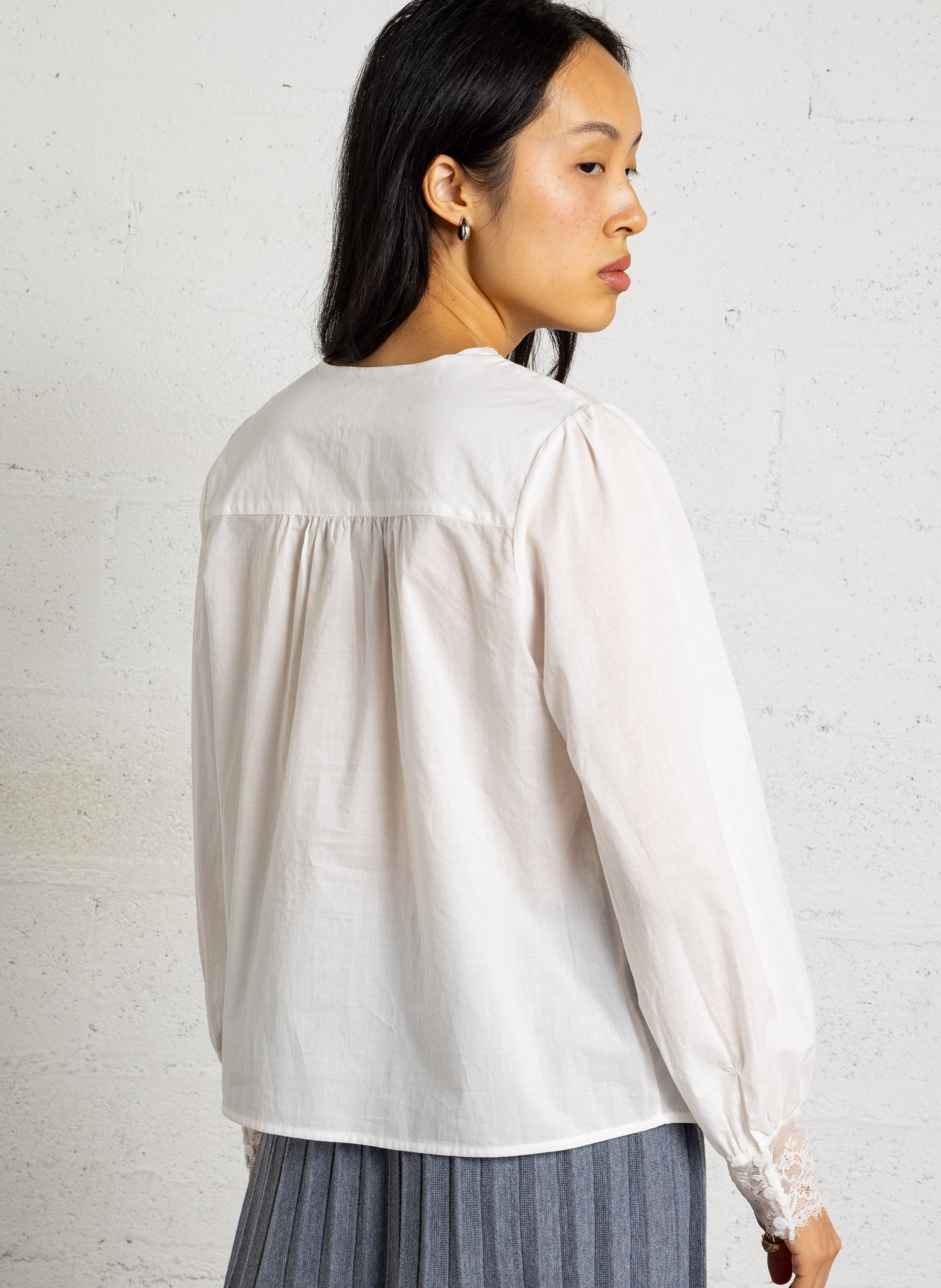 Blouse met V-hals en rechte pasvorm met kant PETITE MENDIGOTE Beige